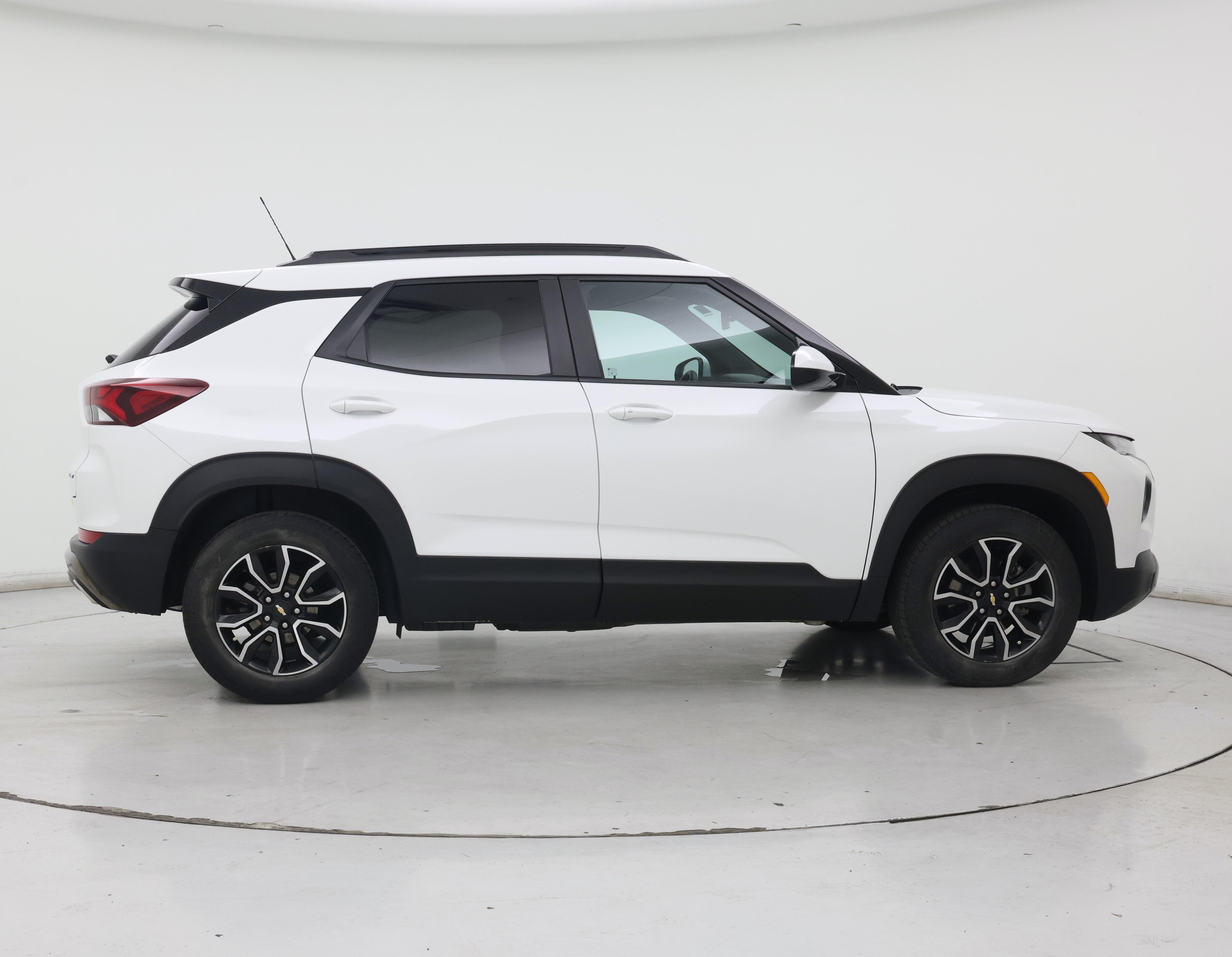 Thumbnail: 2023 Chevrolet TrailBlazer - 7