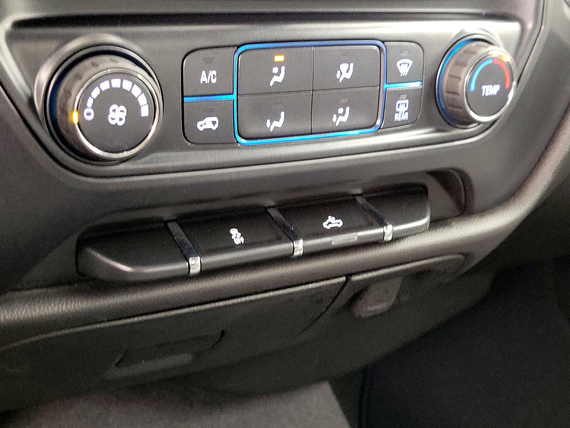Thumbnail: 2019 Chevrolet Silverado 1500 - 16