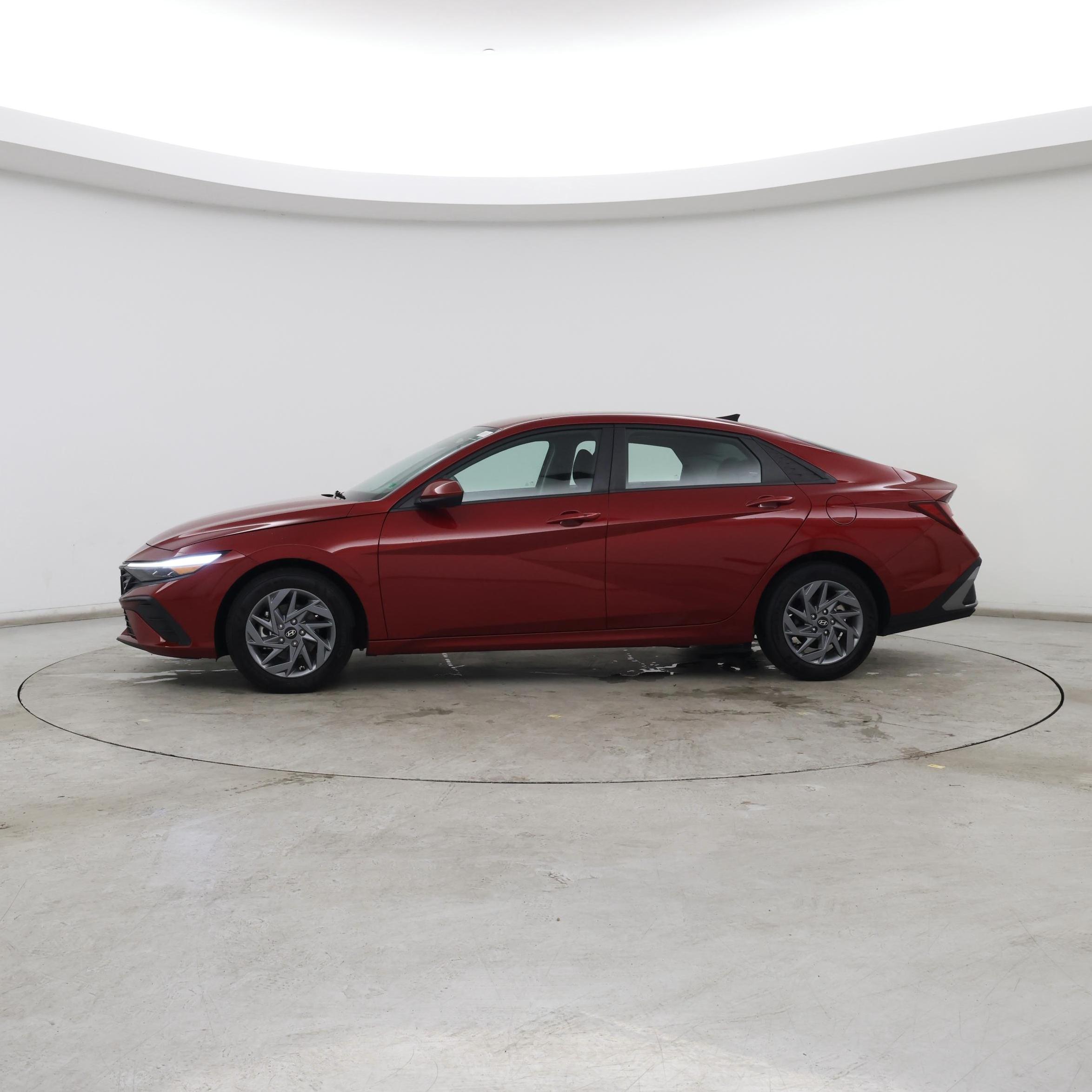 Thumbnail: 2024 Hyundai Elantra - 3