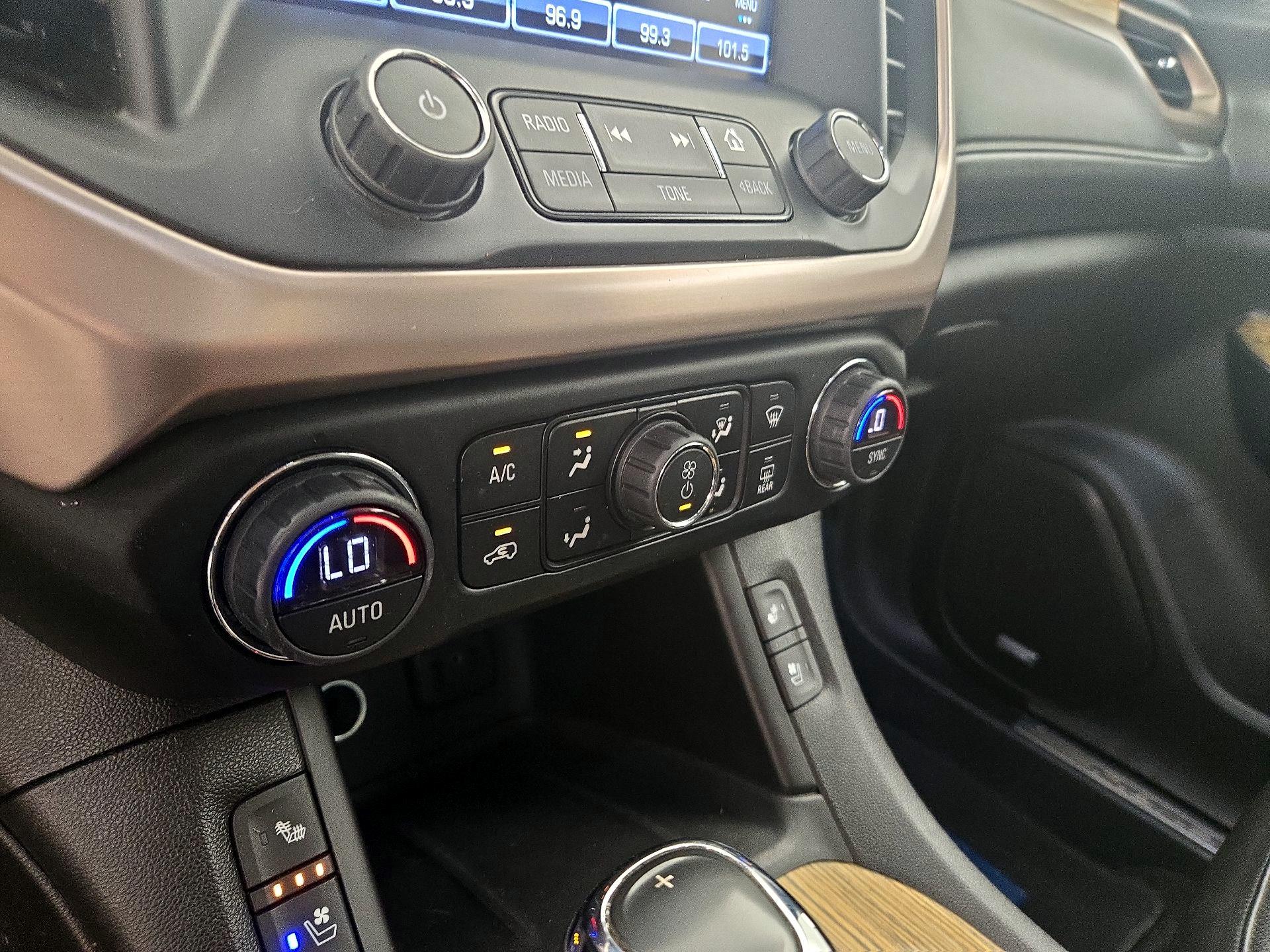 Thumbnail: 2018 GMC Acadia - 17