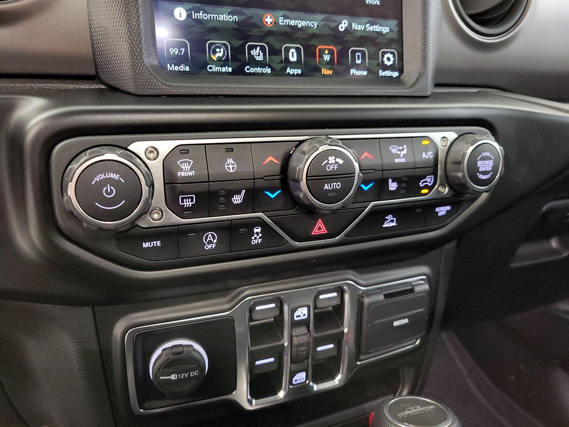 Thumbnail: 2021 Jeep Gladiator - 17