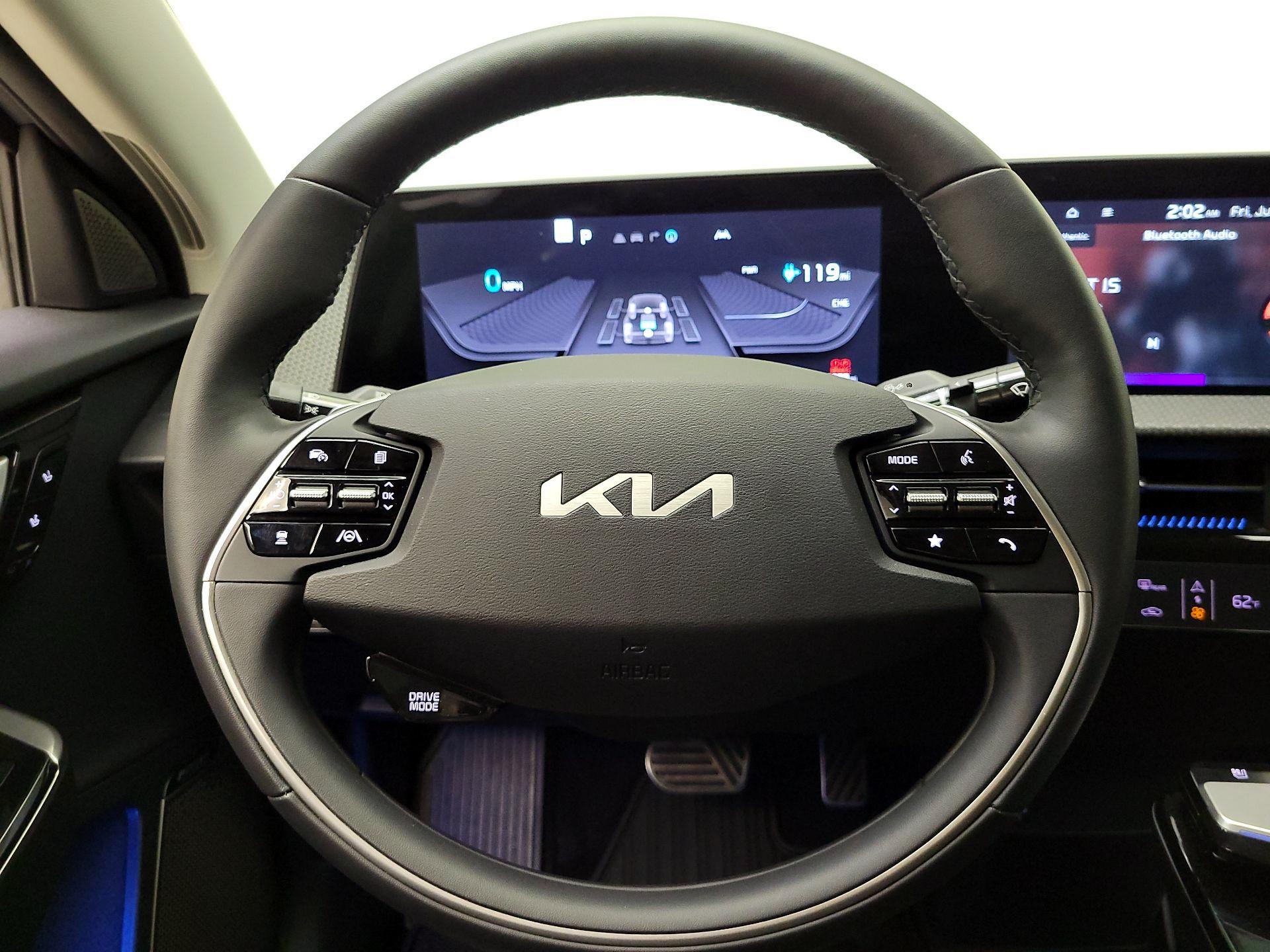 Thumbnail: 2022 Kia EV6 - 10