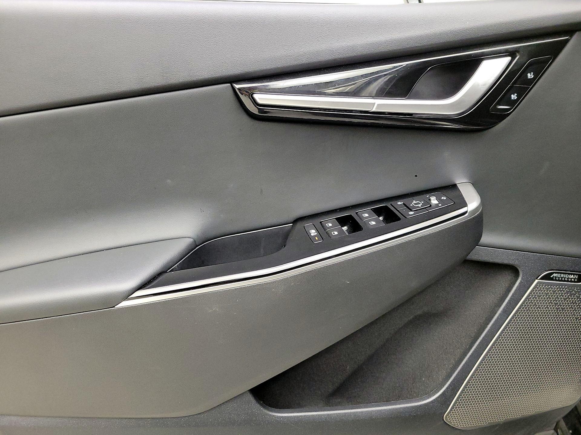 Thumbnail: 2022 Kia EV6 - 12