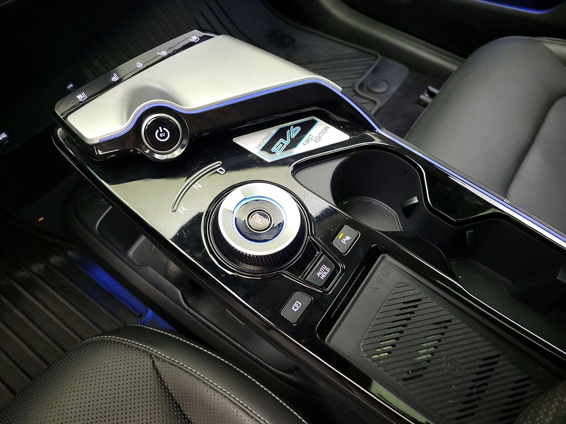 Thumbnail: 2022 Kia EV6 - 18