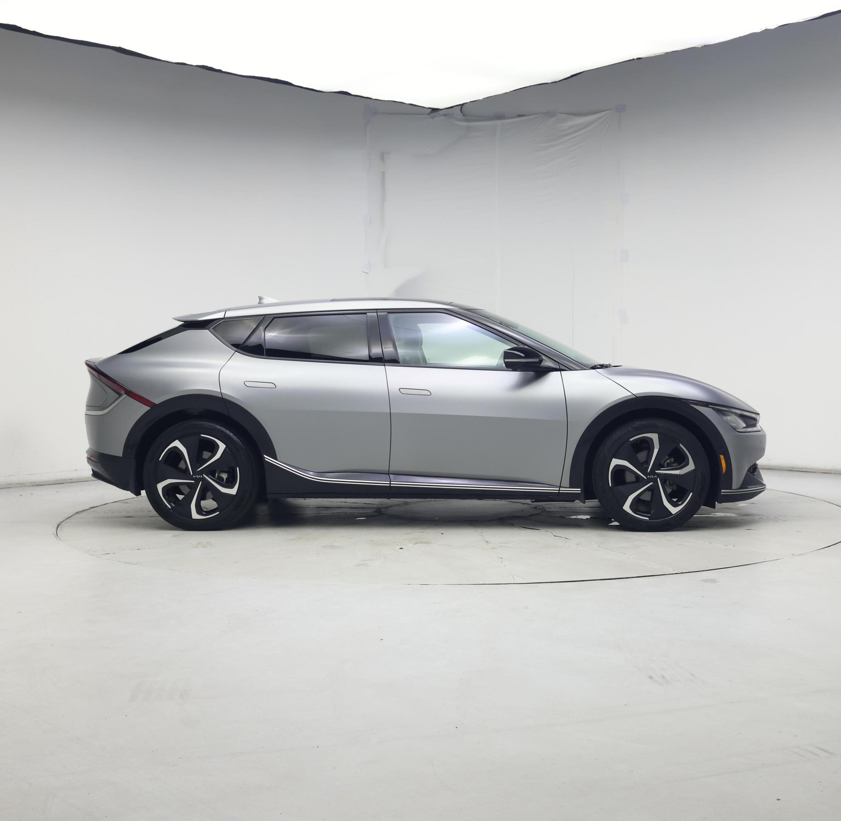 Thumbnail: 2022 Kia EV6 - 7