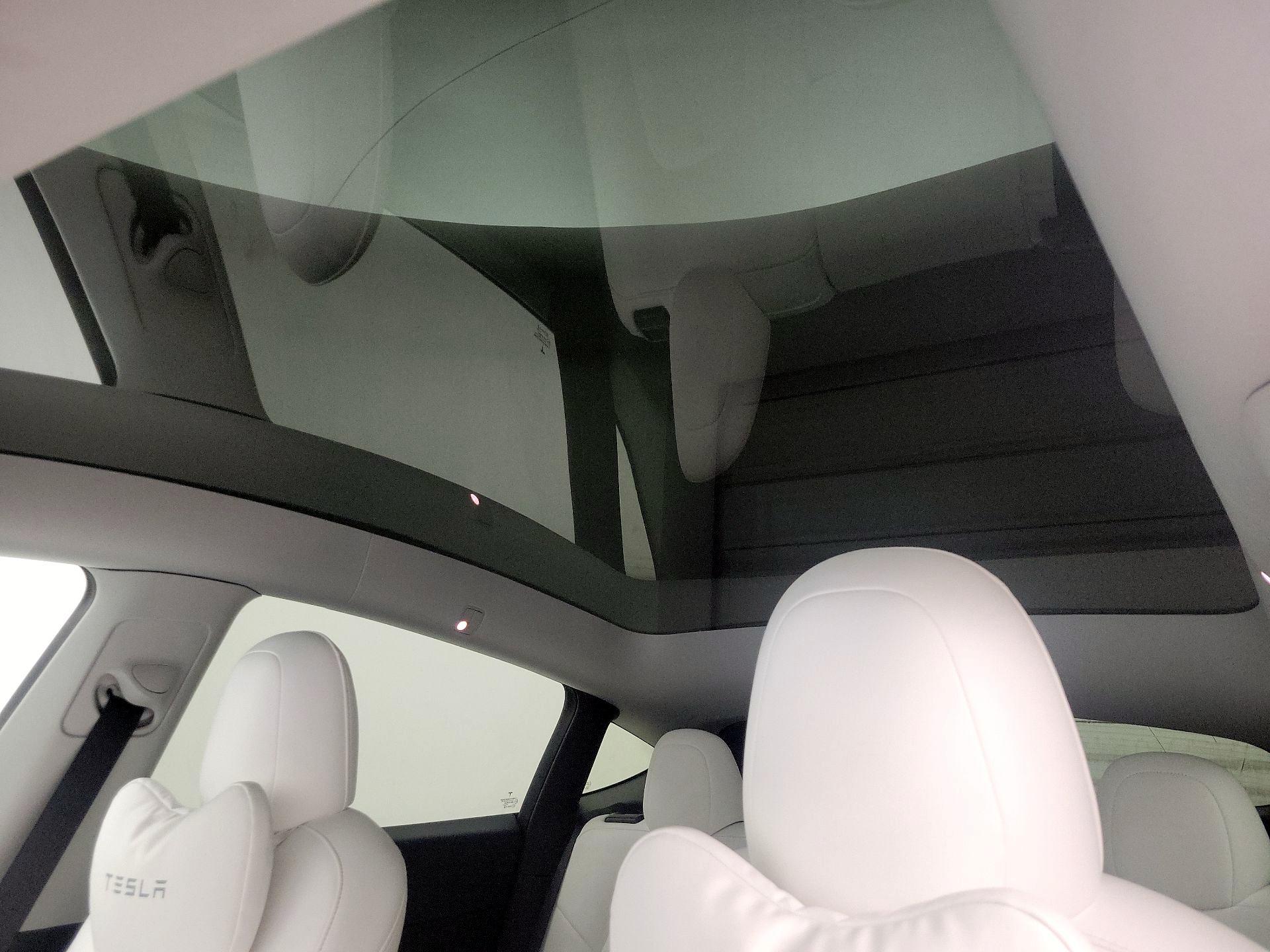 Thumbnail: 2022 Tesla Model Y - 18