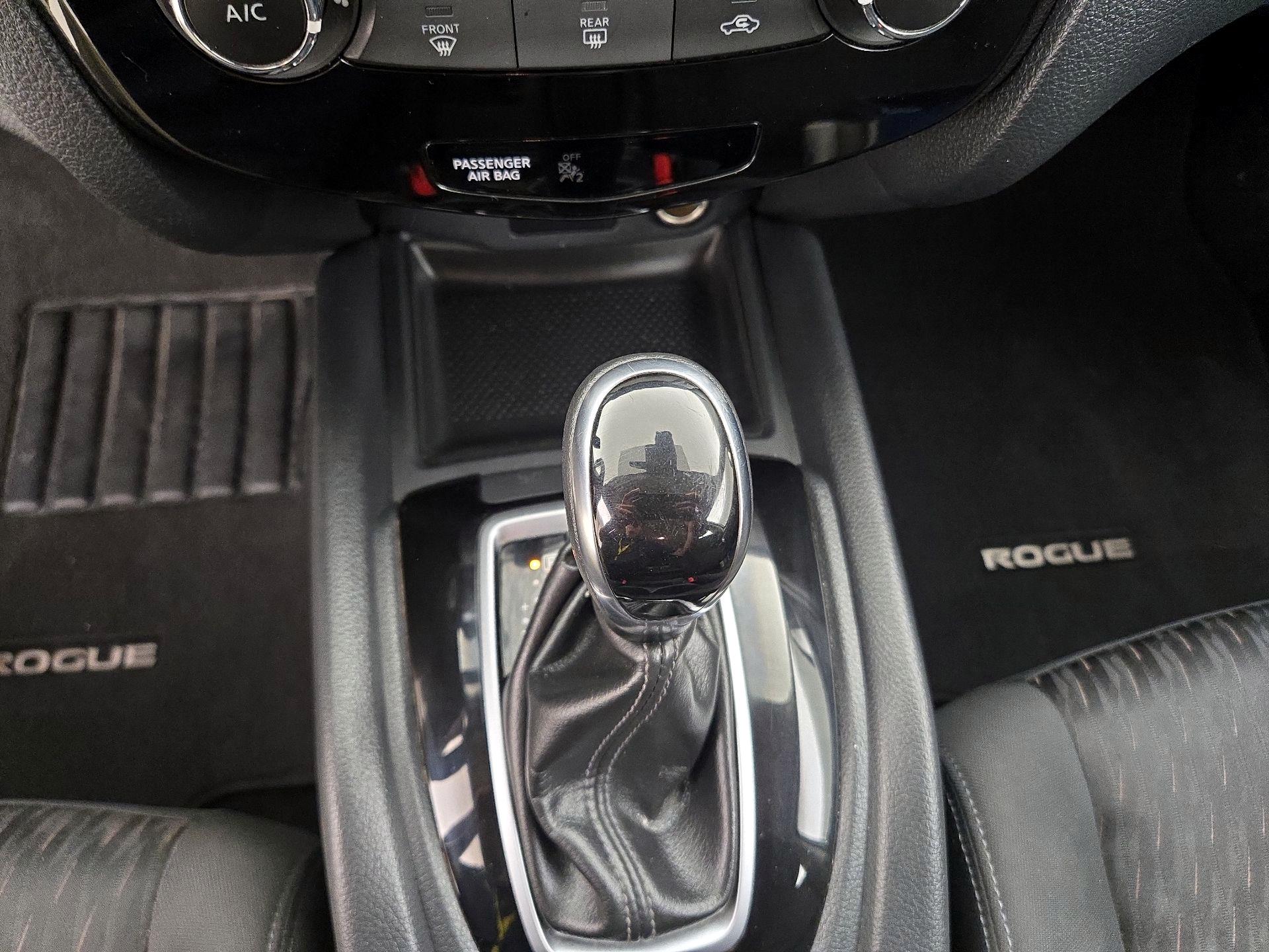 Thumbnail: 2019 Nissan Rogue - 17