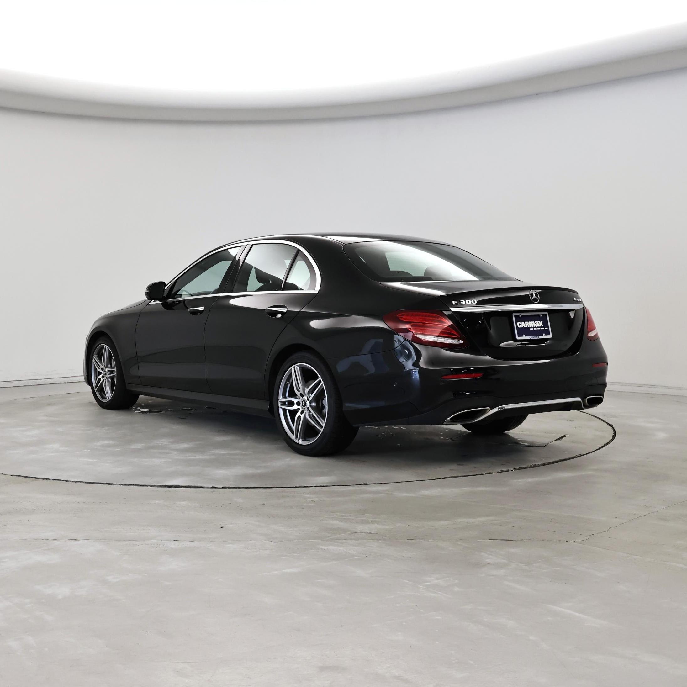 Thumbnail: 2019 Mercedes-Benz E-Class - 2