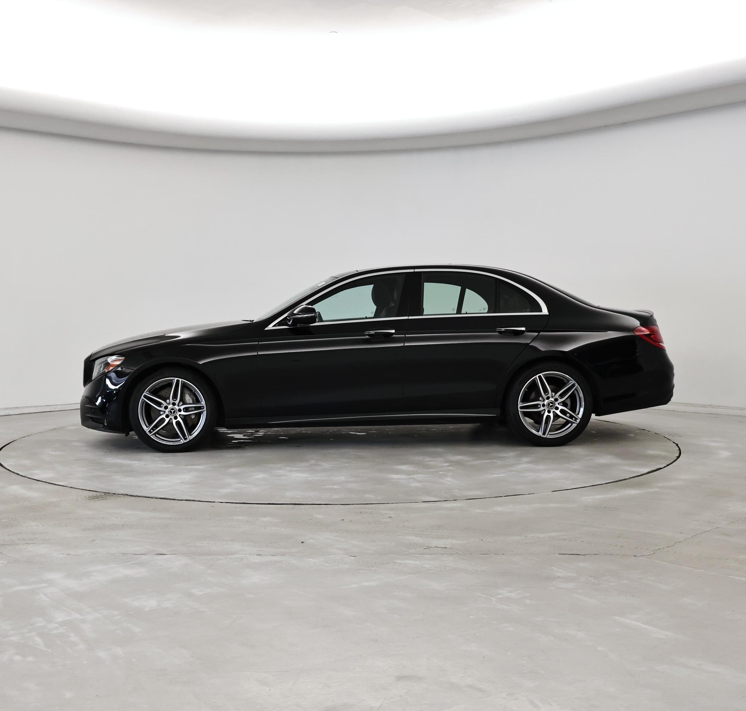 Thumbnail: 2019 Mercedes-Benz E-Class - 3