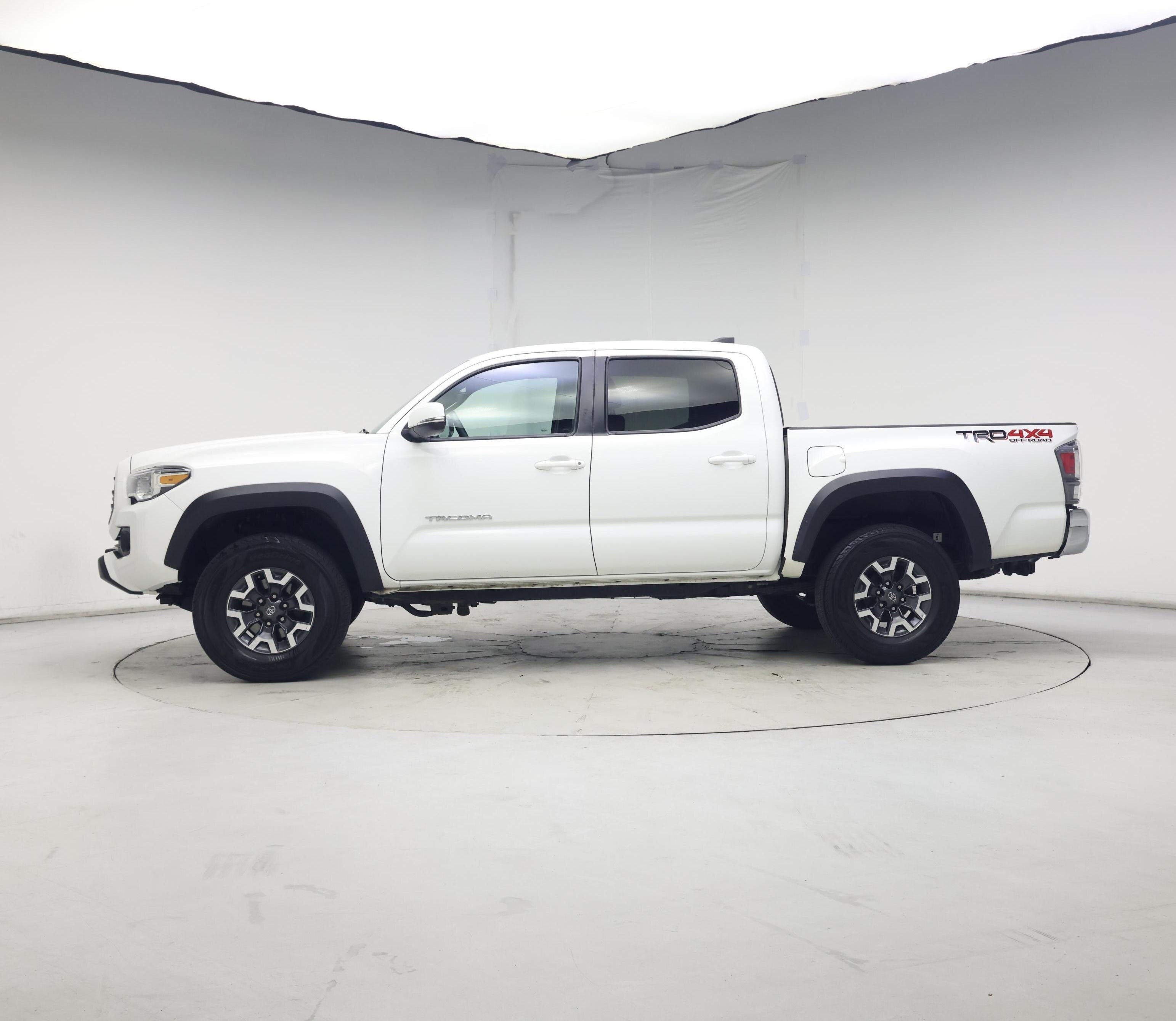 Thumbnail: 2022 Toyota Tacoma - 3
