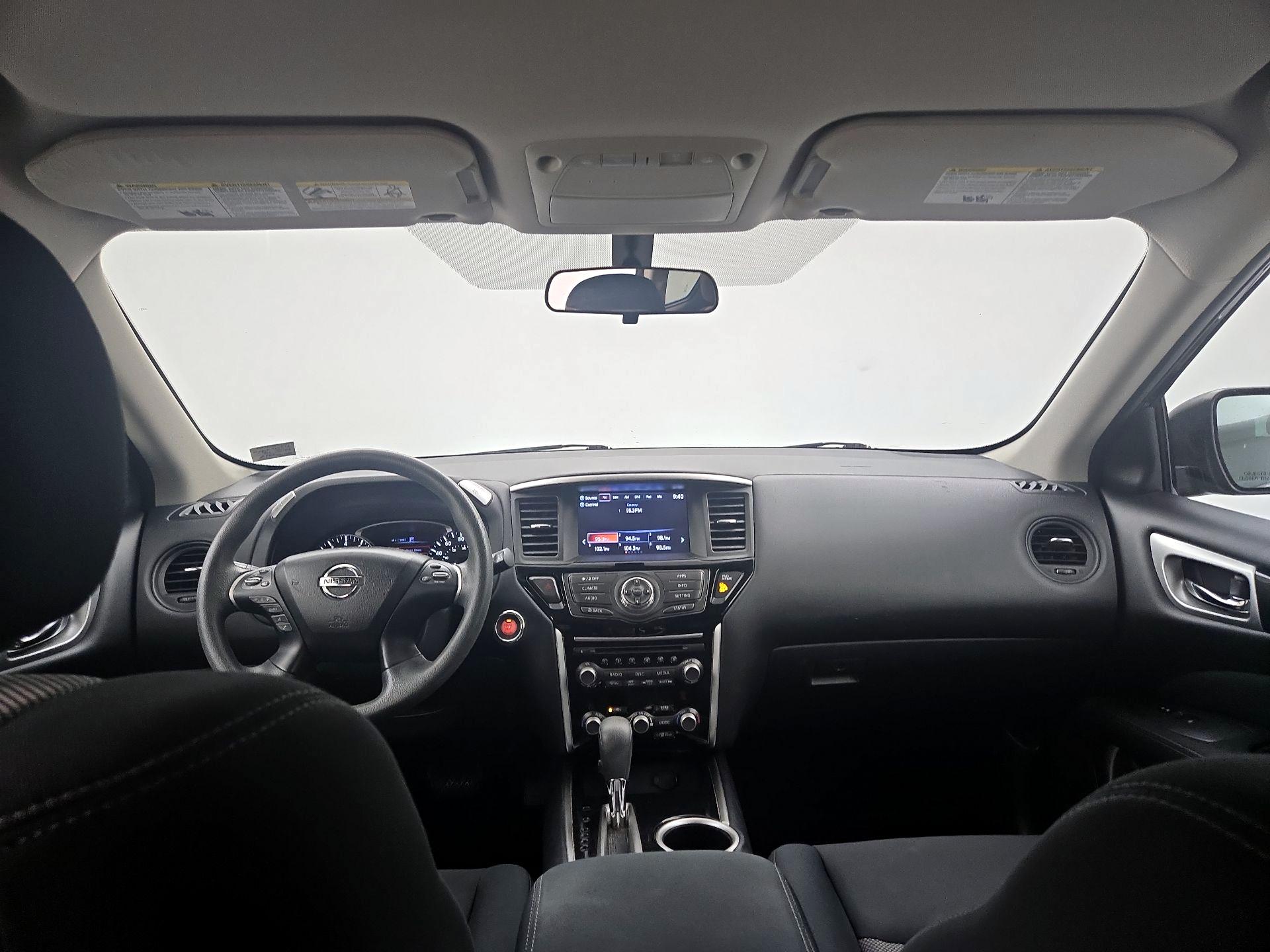 Thumbnail: 2017 Nissan Pathfinder - 9