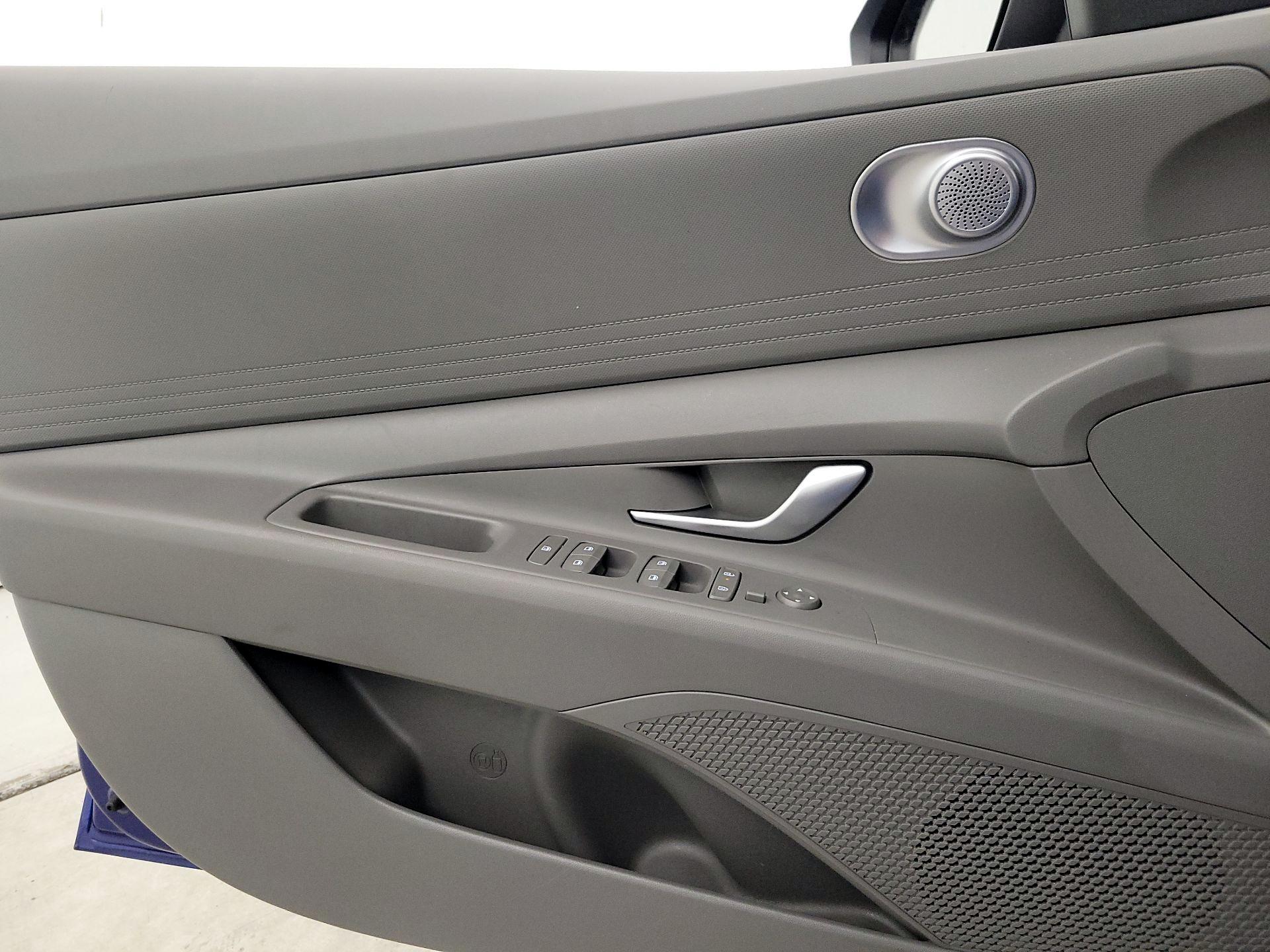 Thumbnail: 2024 Hyundai Elantra - 12