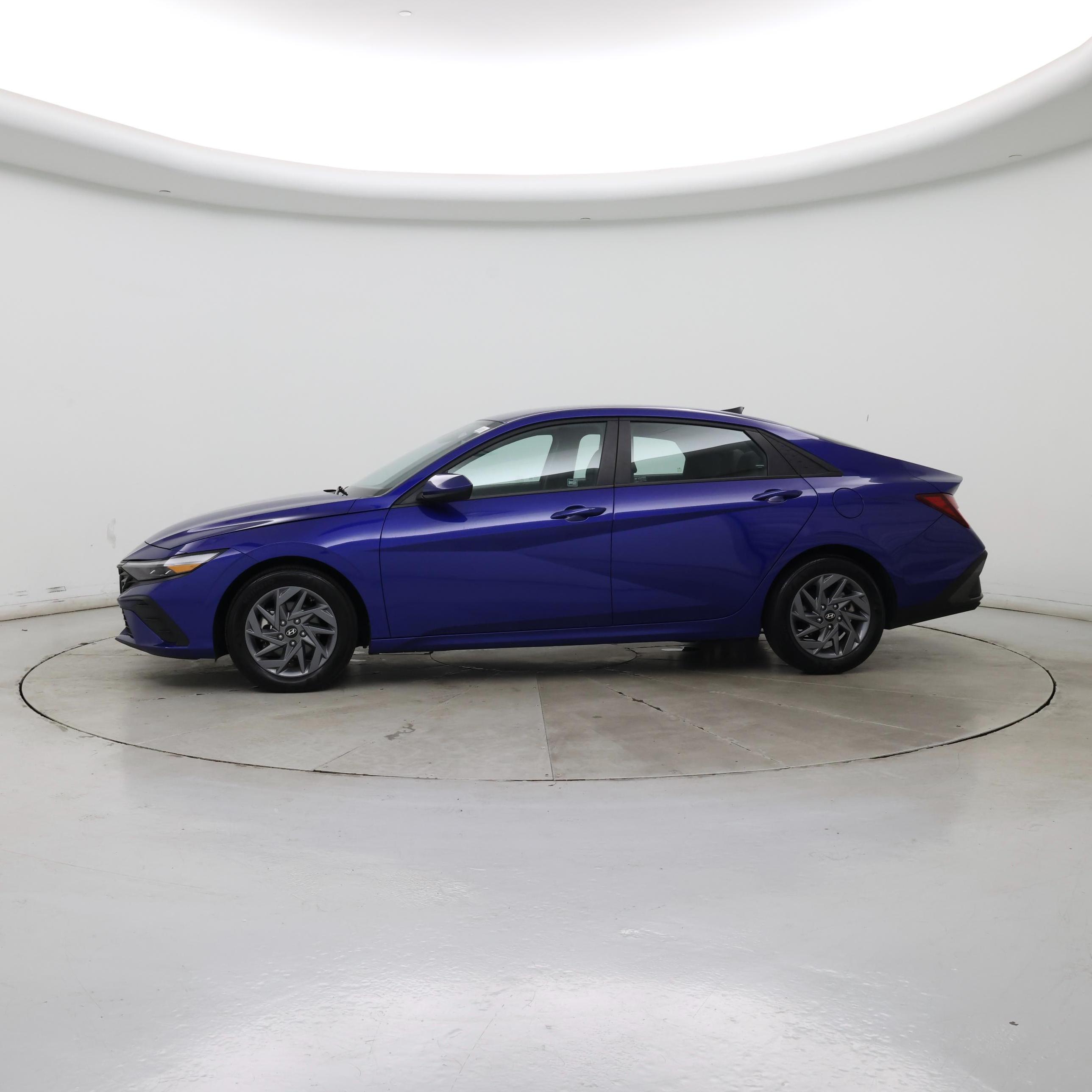 Thumbnail: 2024 Hyundai Elantra - 3