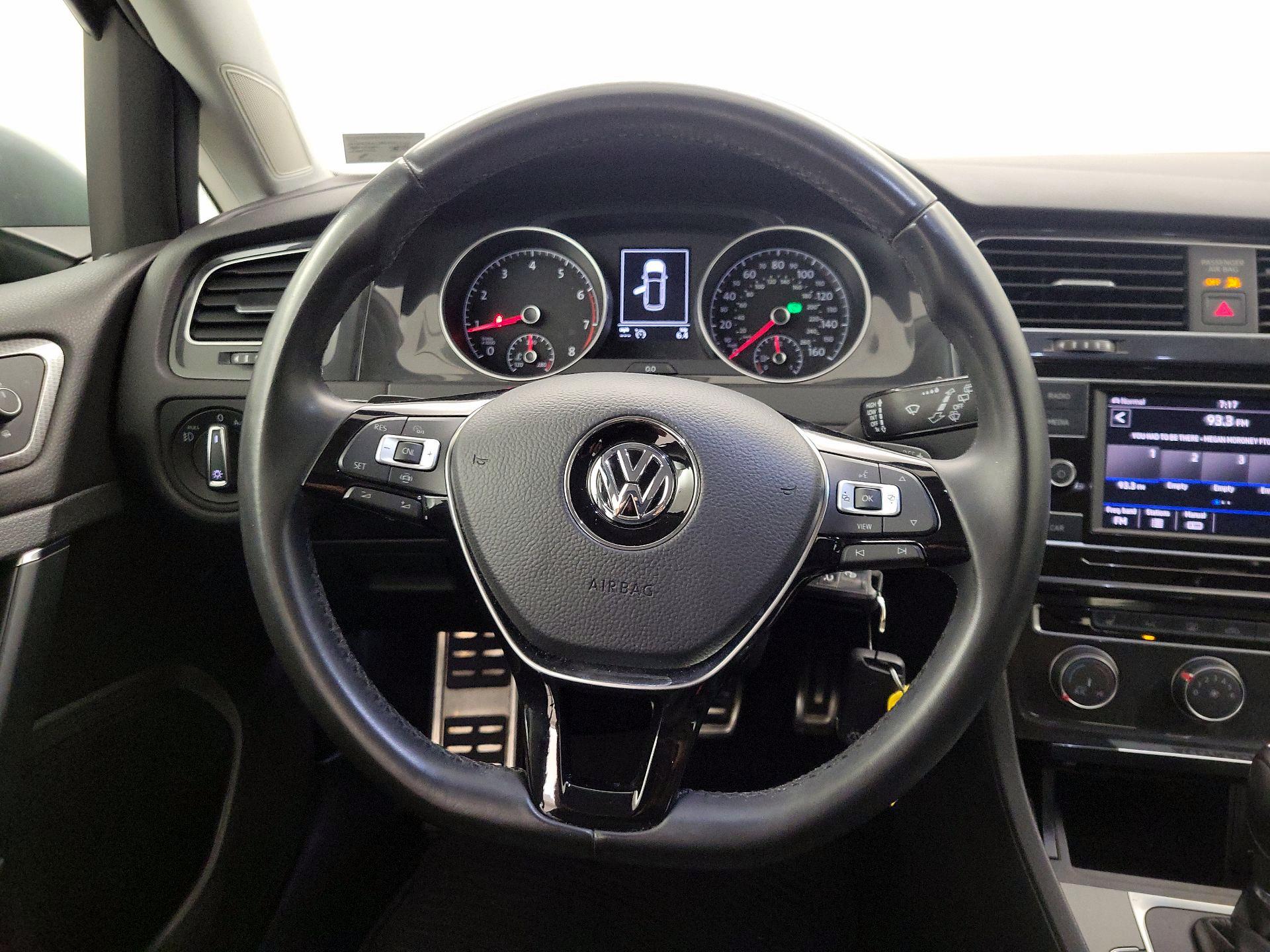 Thumbnail: 2019 Volkswagen Golf - 10