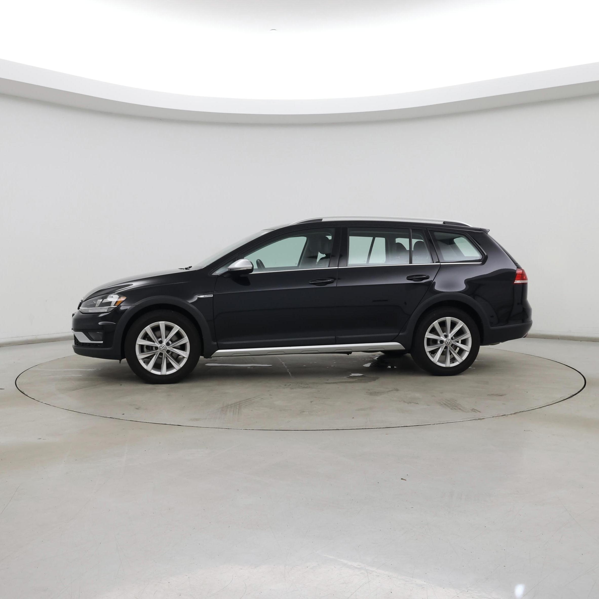 Thumbnail: 2019 Volkswagen Golf - 3