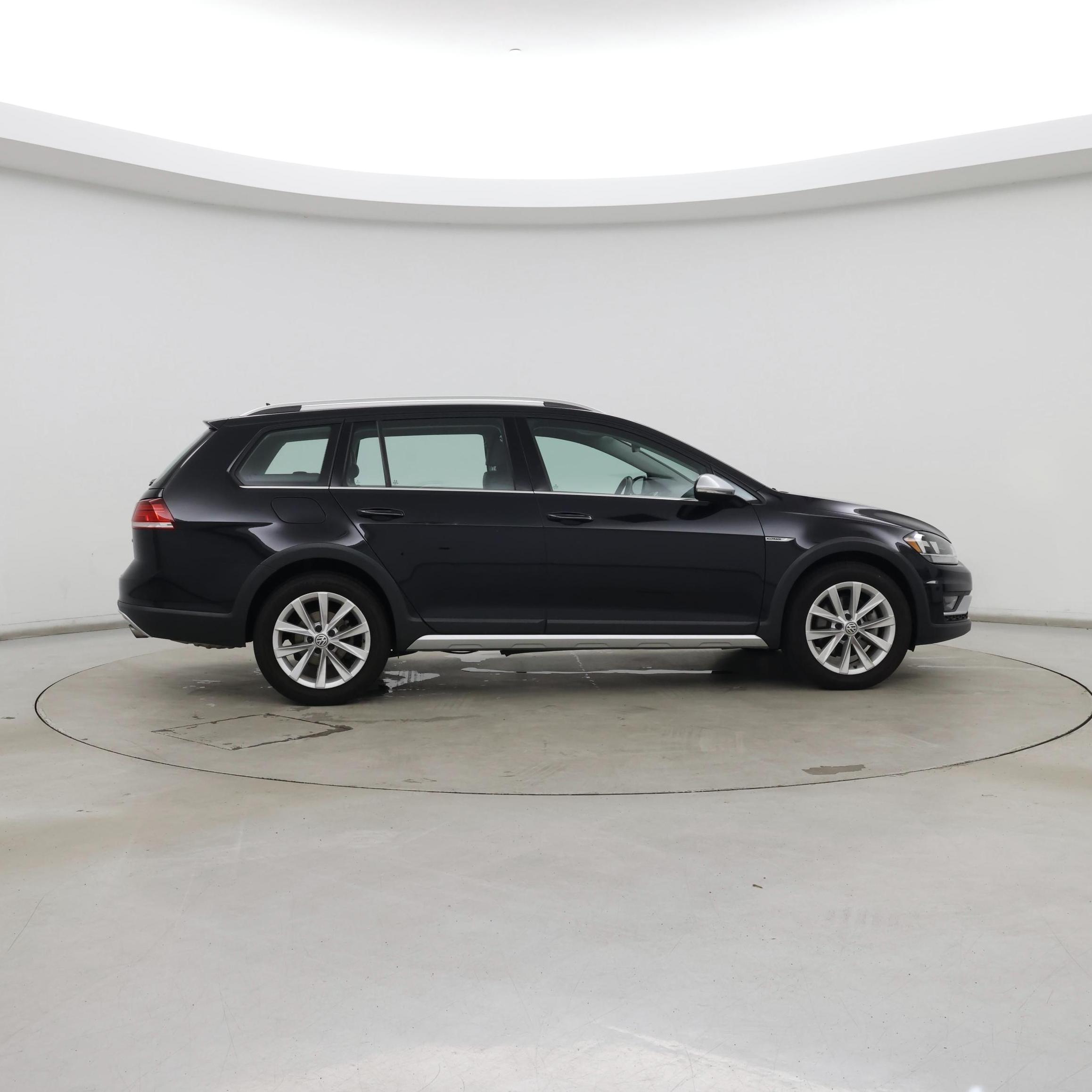 Thumbnail: 2019 Volkswagen Golf - 7