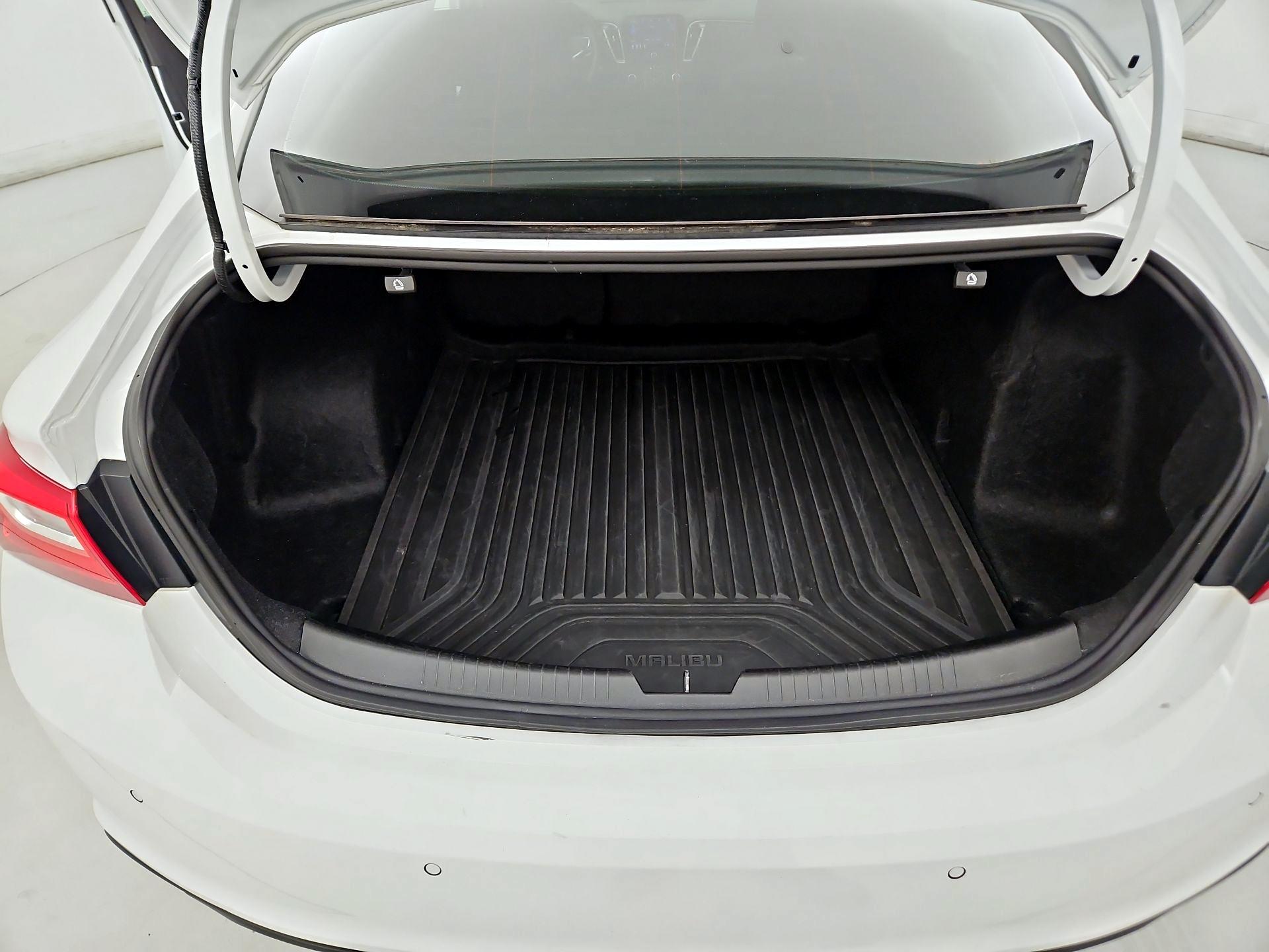 Thumbnail: 2024 Chevrolet Malibu - 20