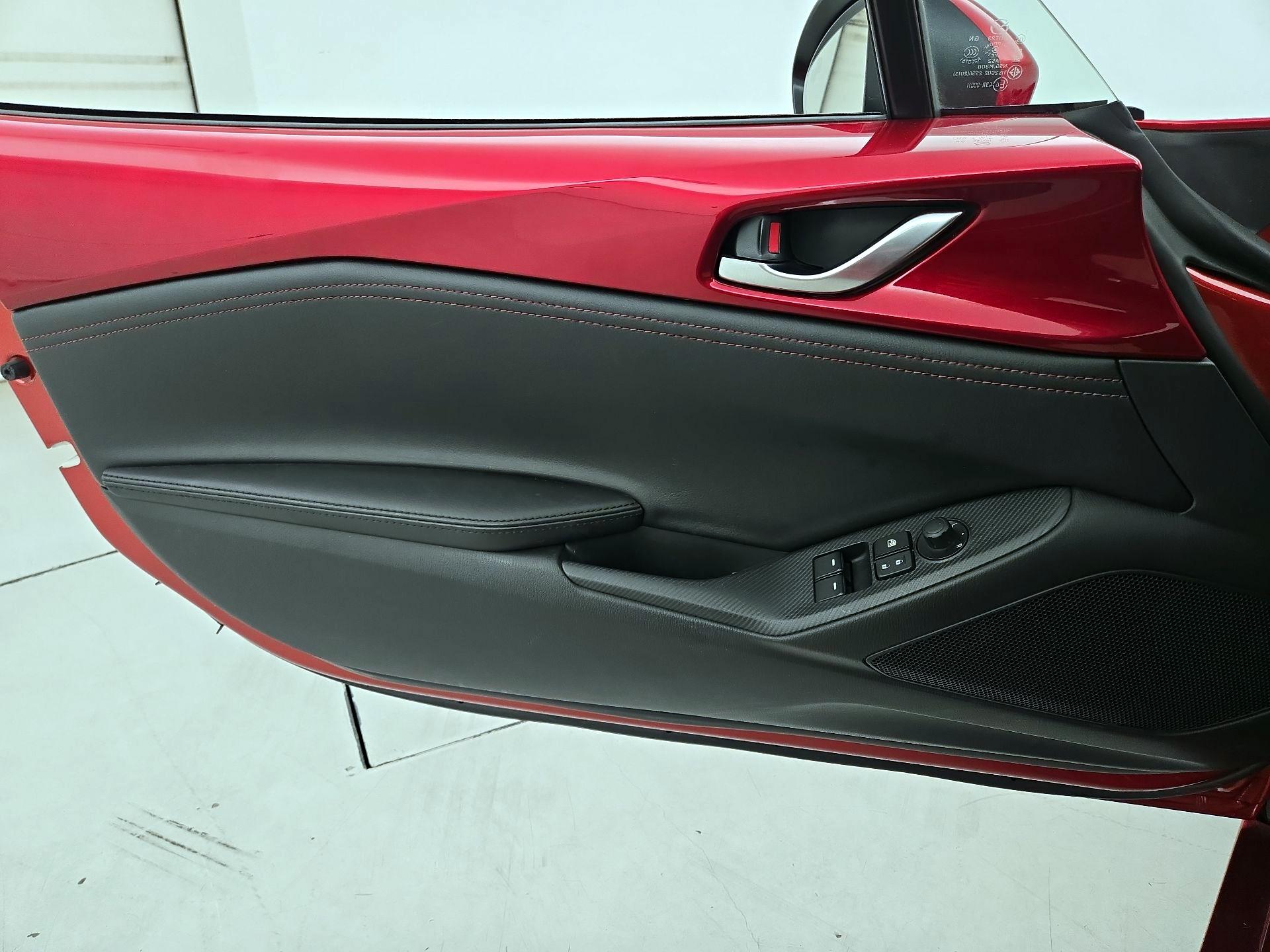 Thumbnail: 2019 Mazda MX-5 Miata - 12