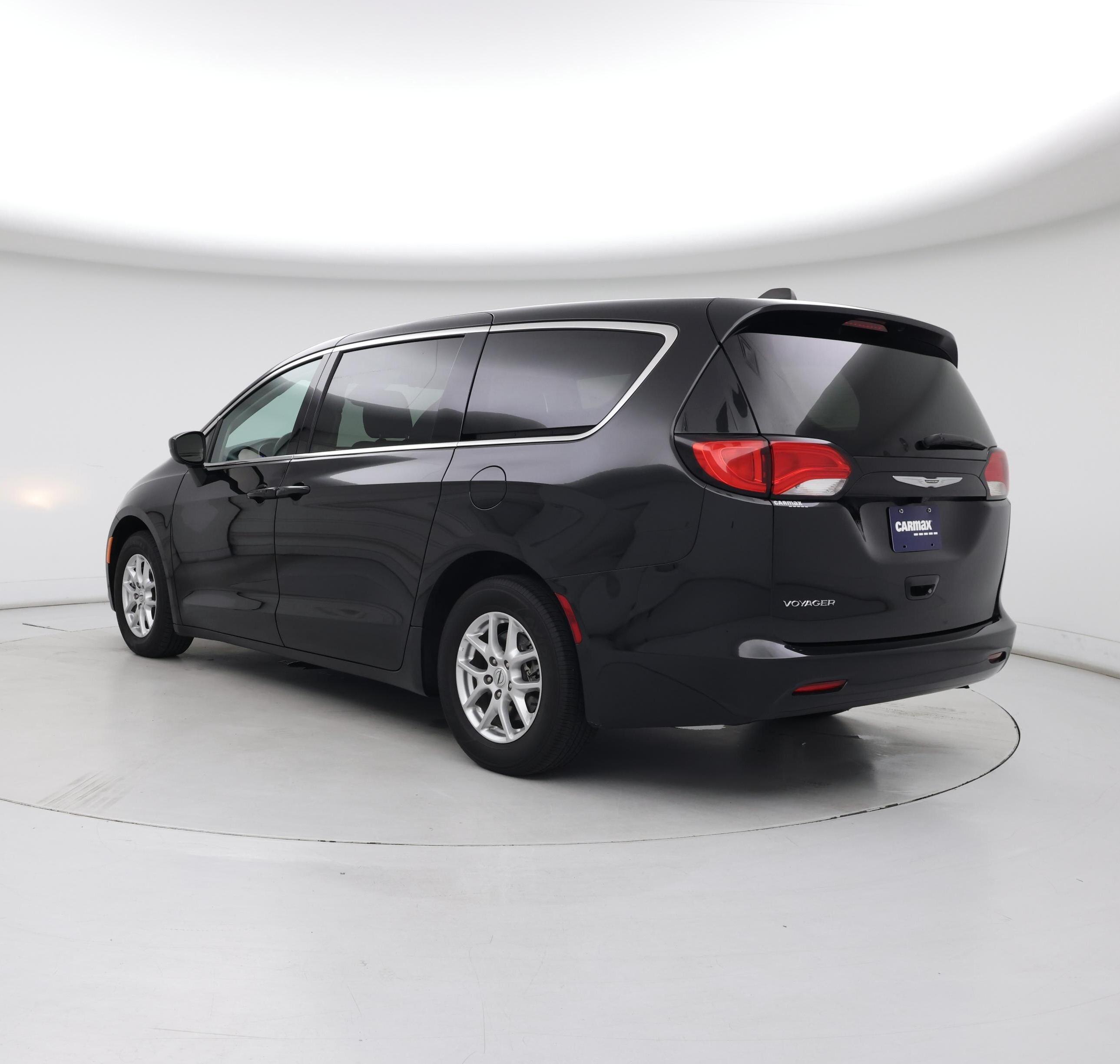 Thumbnail: 2023 Chrysler Voyager - 2