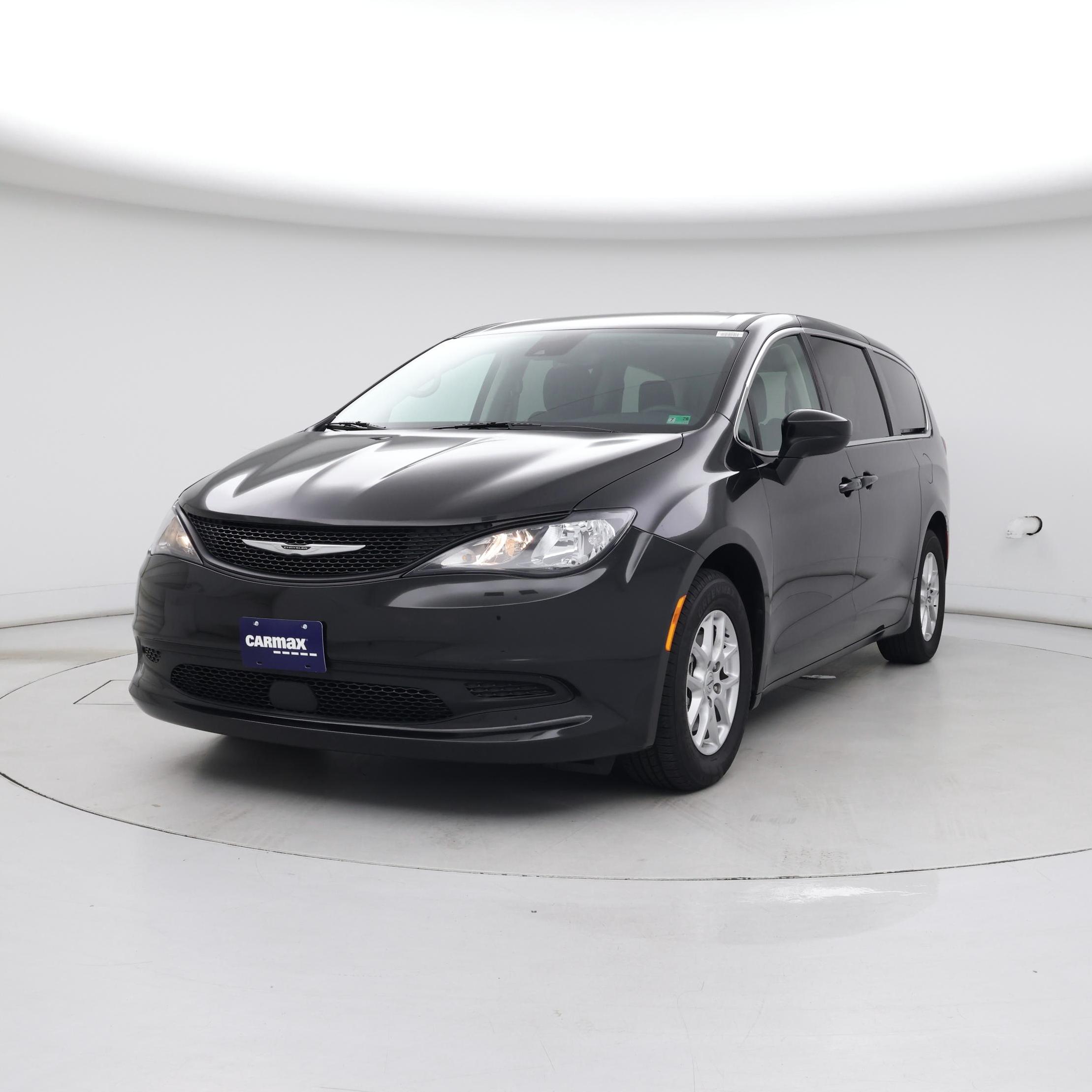Thumbnail: 2023 Chrysler Voyager - 4