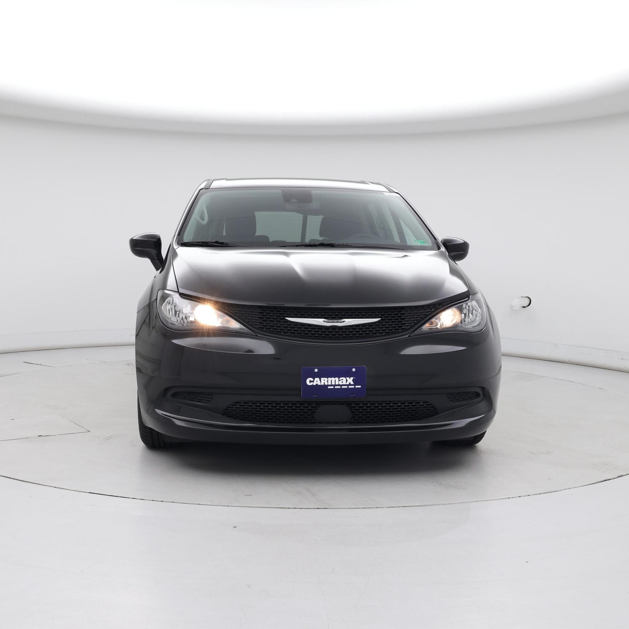 Thumbnail: 2023 Chrysler Voyager - 5