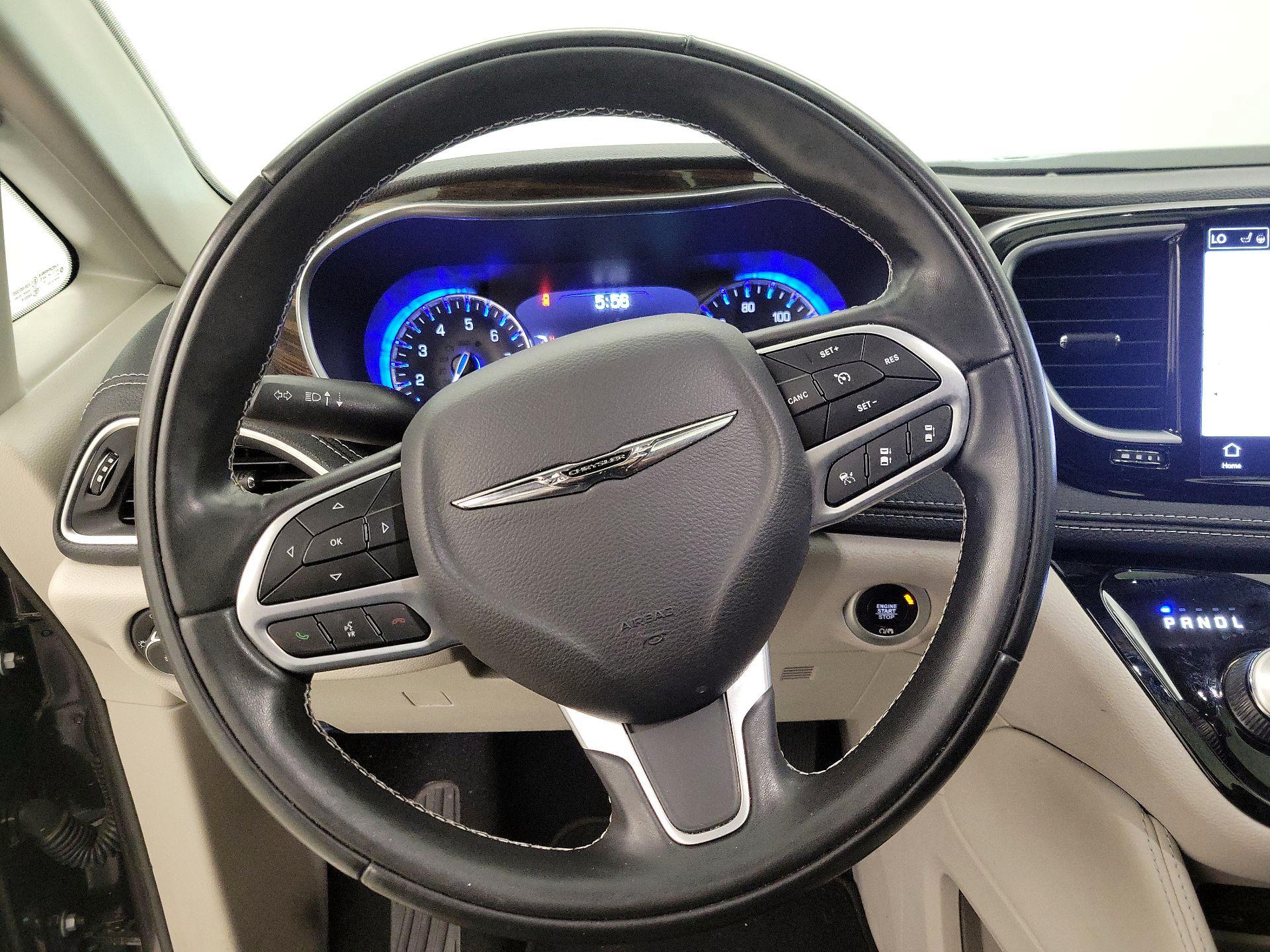 Thumbnail: 2022 Chrysler Pacifica - 10