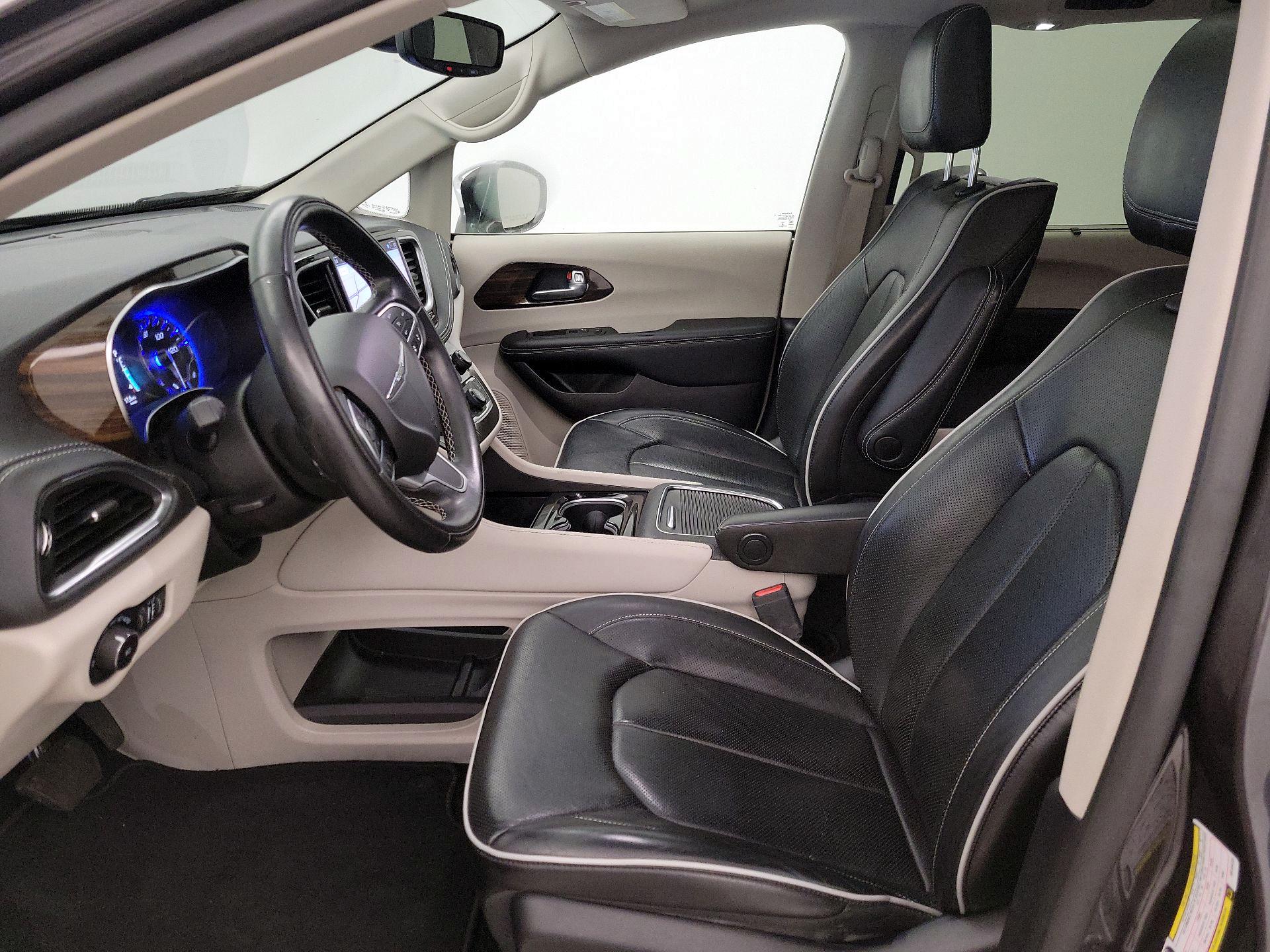 Thumbnail: 2022 Chrysler Pacifica - 11