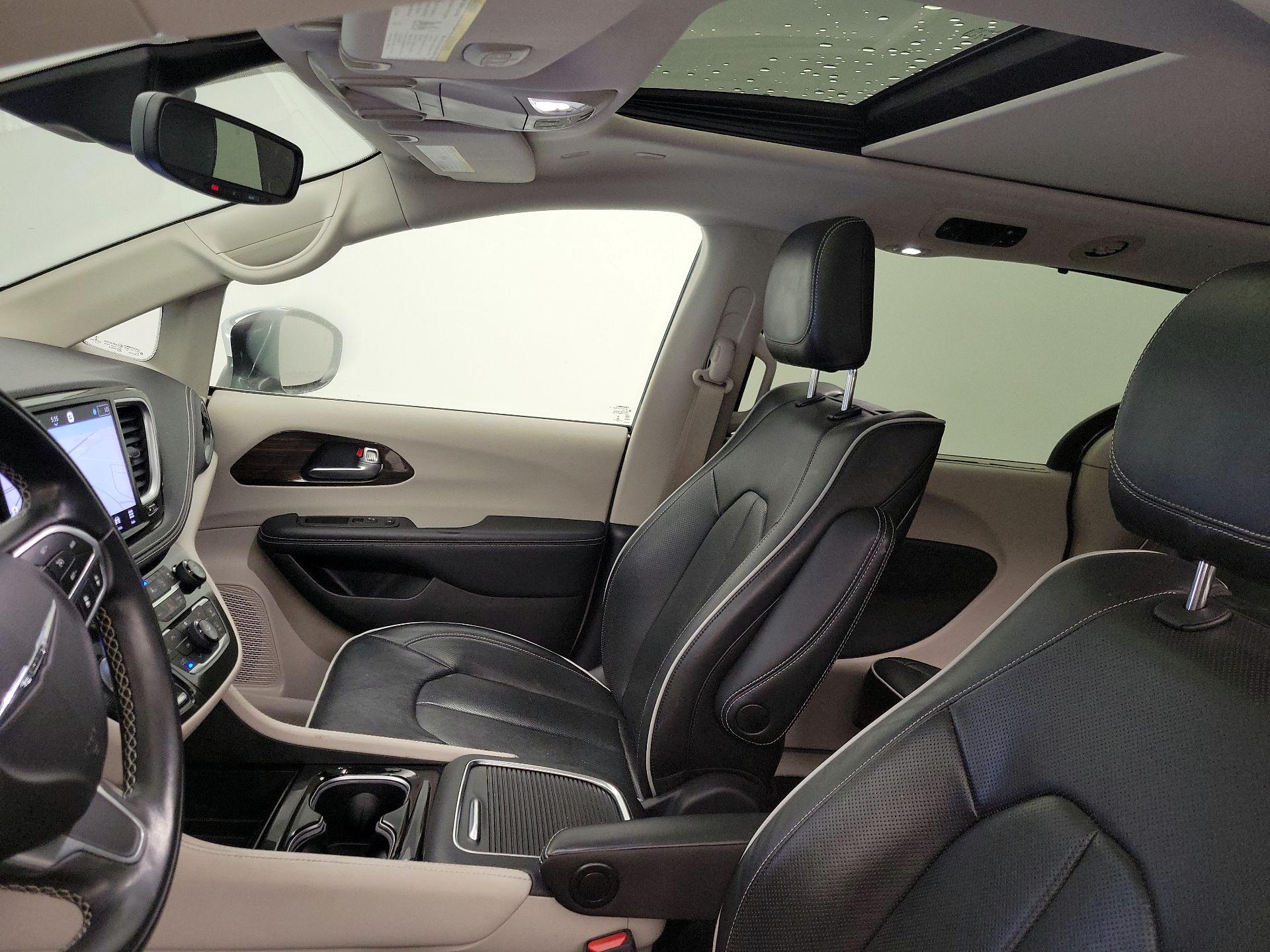 Thumbnail: 2022 Chrysler Pacifica - 20