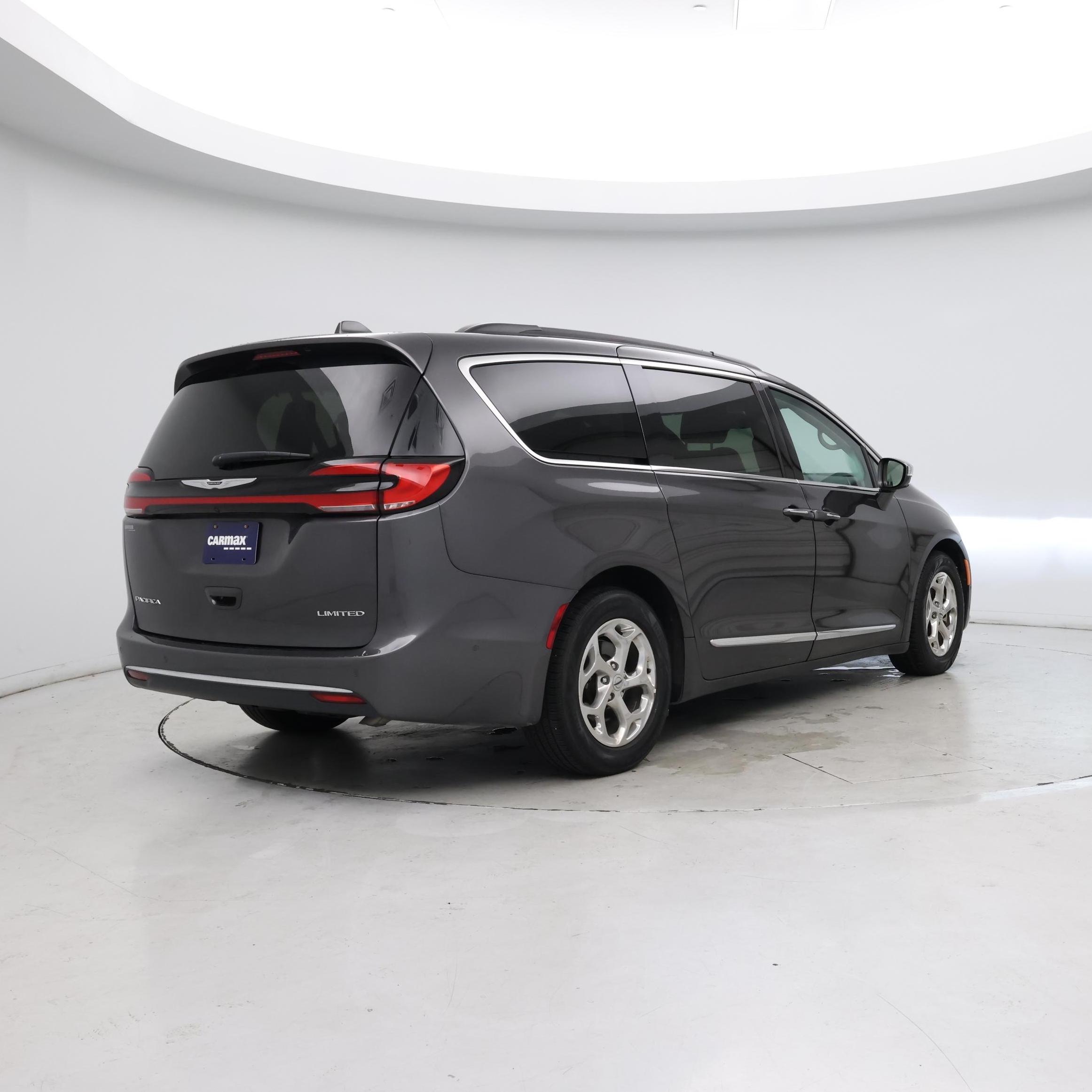 Thumbnail: 2022 Chrysler Pacifica - 8