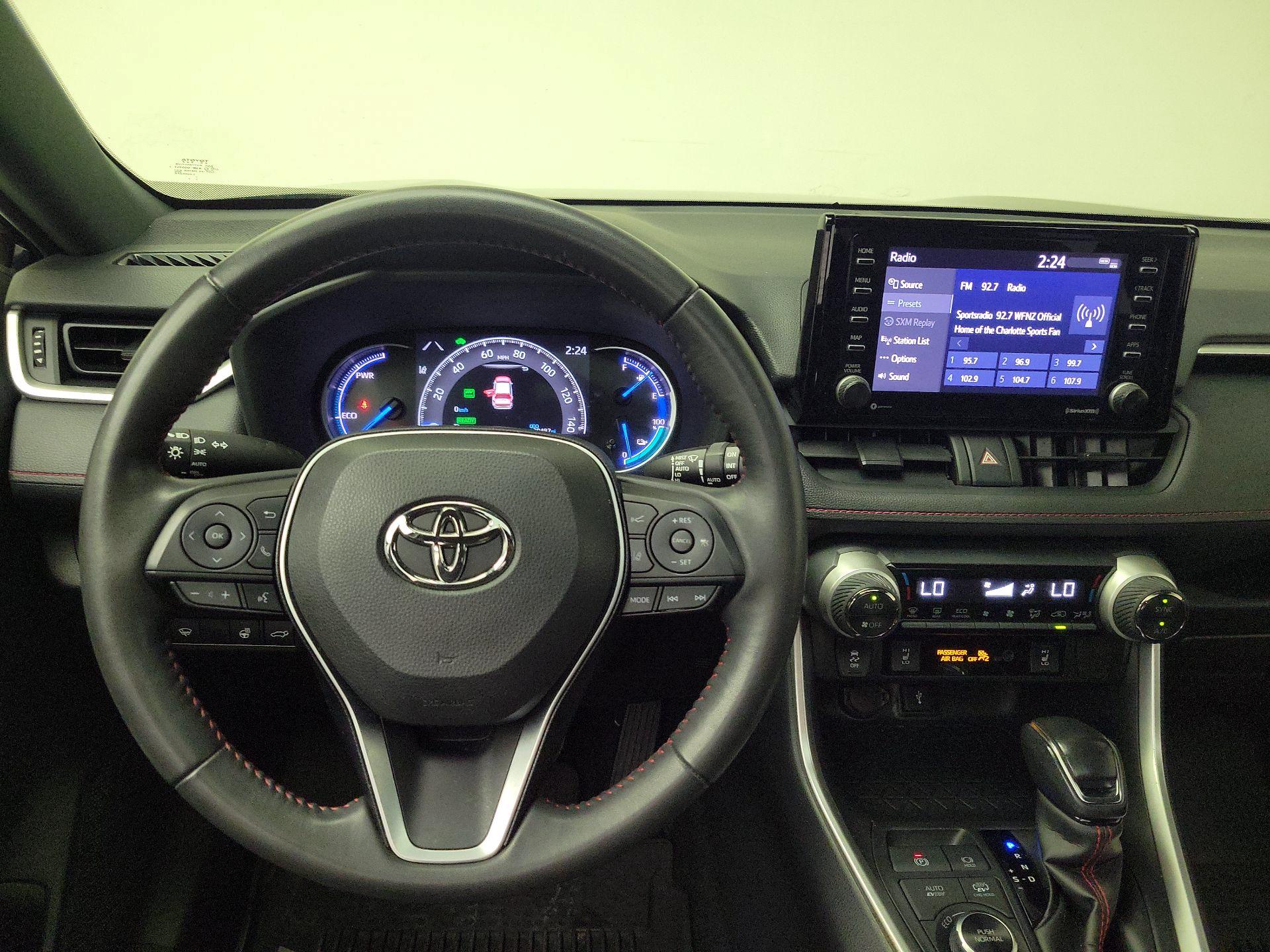 Thumbnail: 2021 Toyota RAV4 - 10