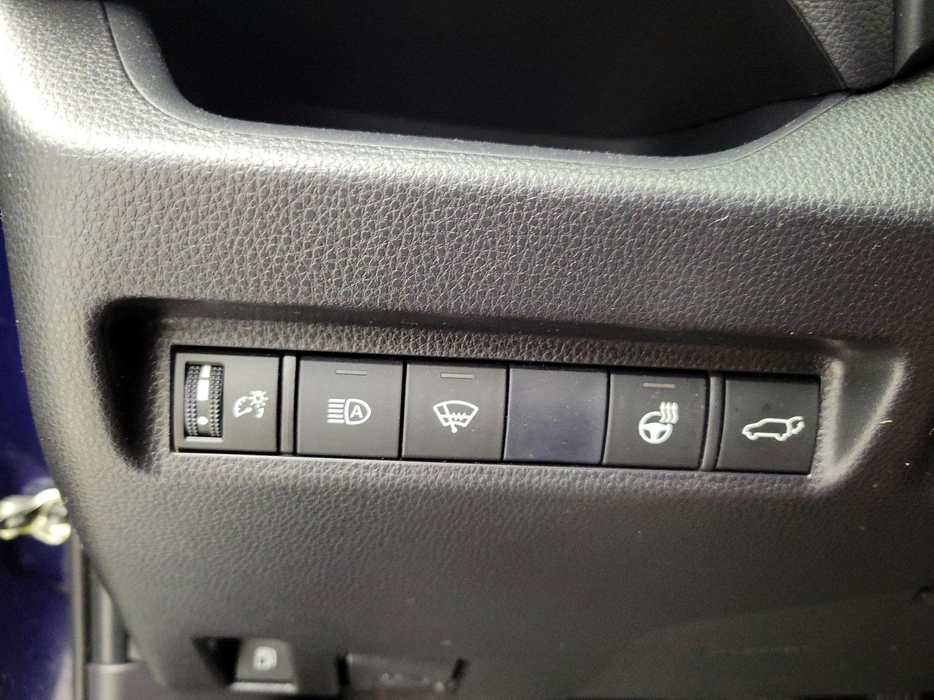 Thumbnail: 2021 Toyota RAV4 - 13