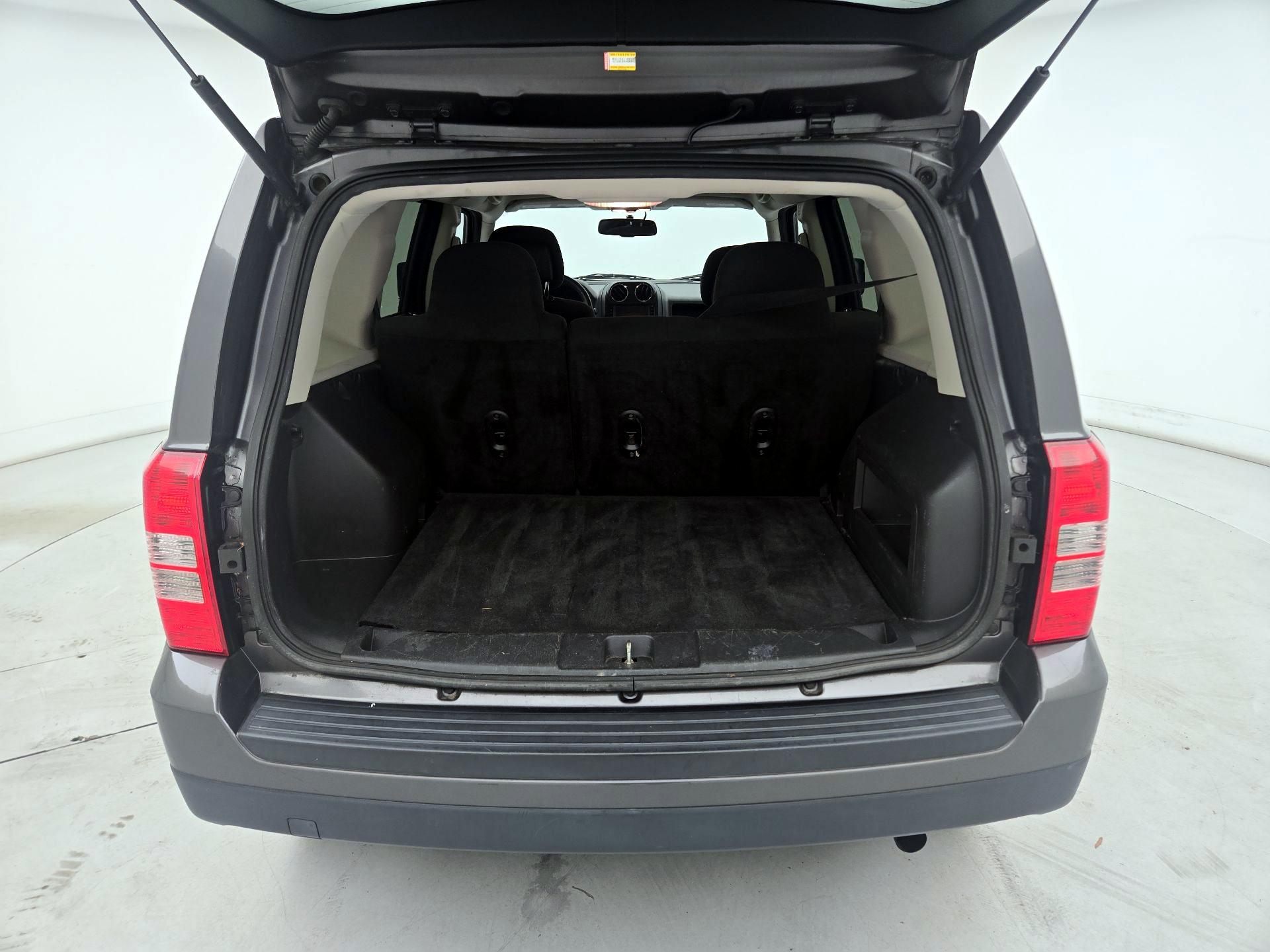 Thumbnail: 2016 Jeep Patriot - 18