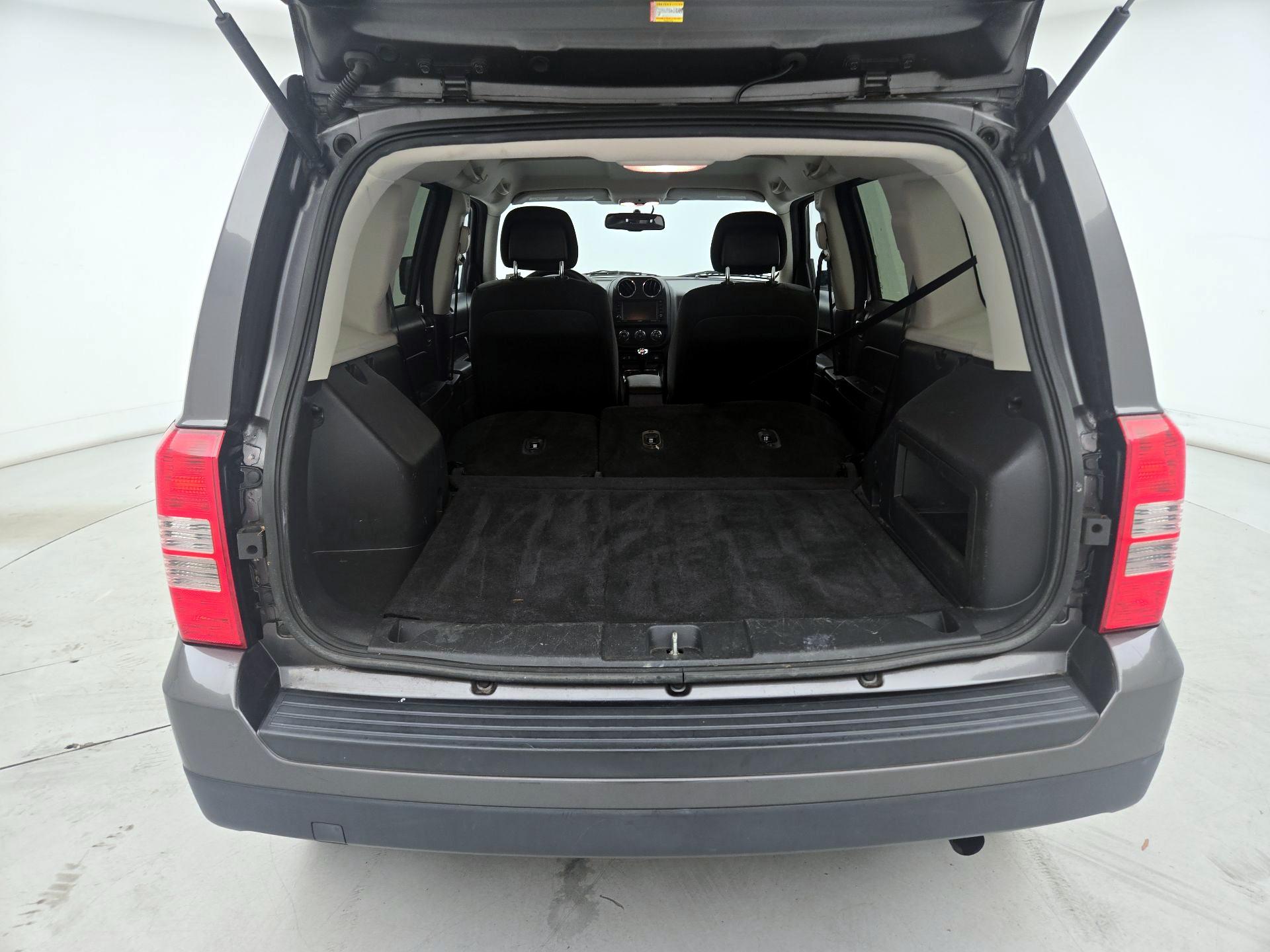Thumbnail: 2016 Jeep Patriot - 19