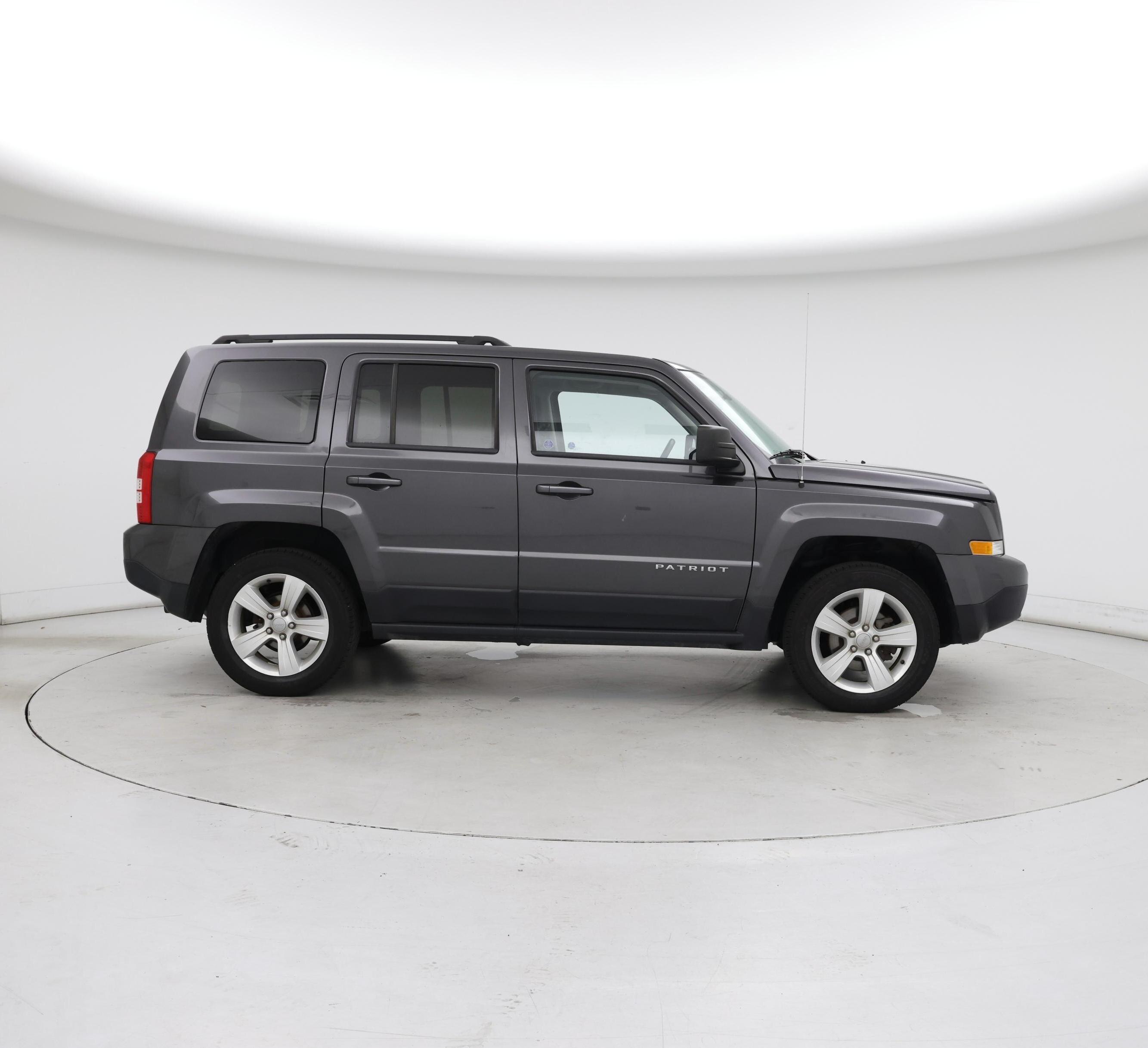 Thumbnail: 2016 Jeep Patriot - 7