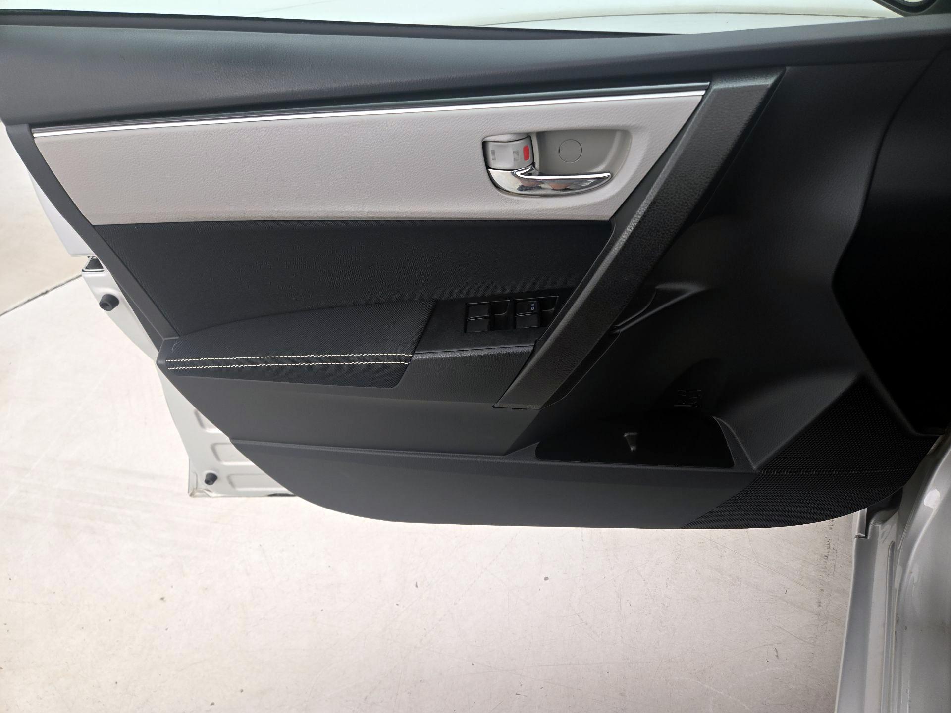 Thumbnail: 2019 Toyota Corolla - 12