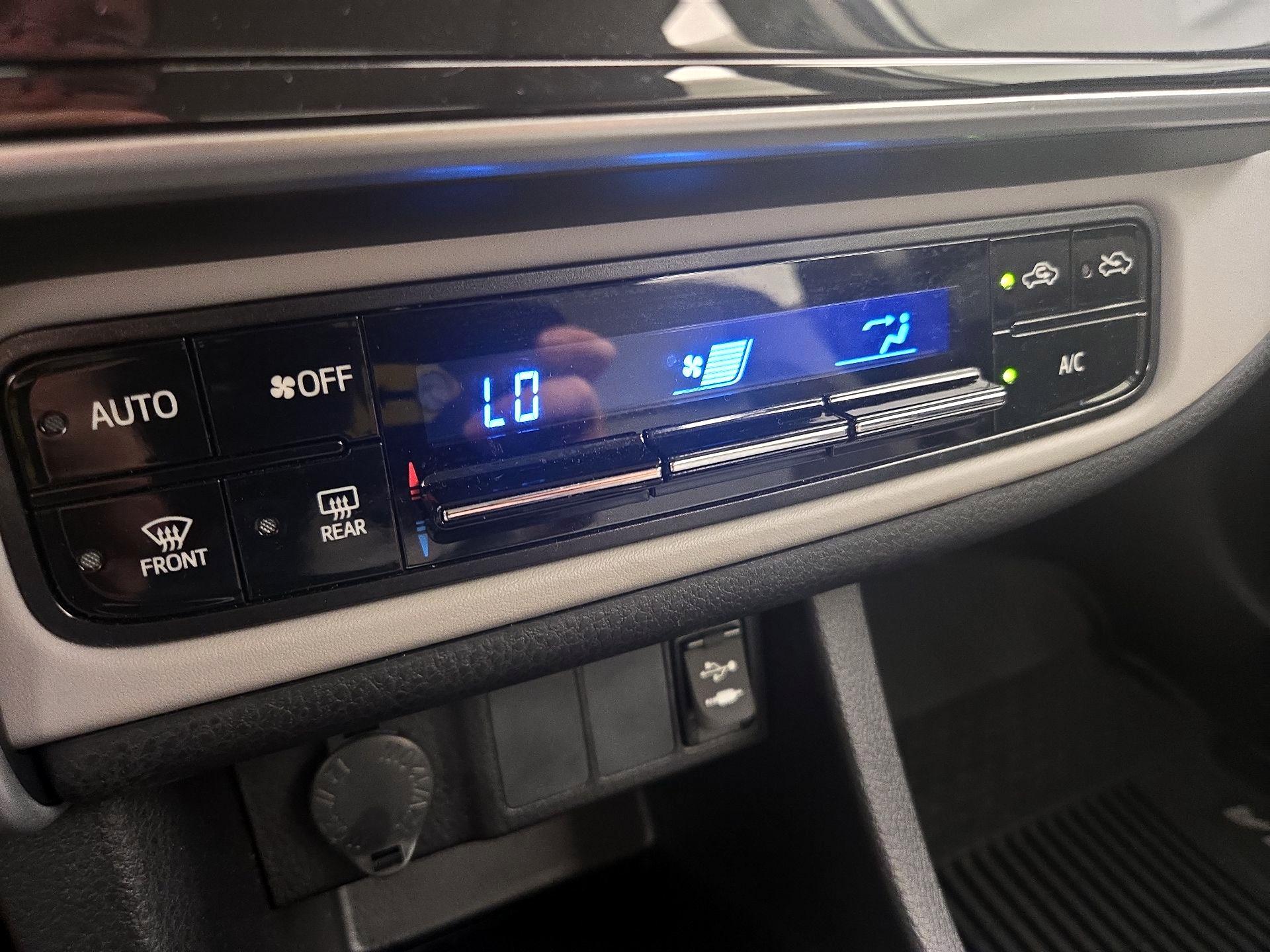 Thumbnail: 2019 Toyota Corolla - 16