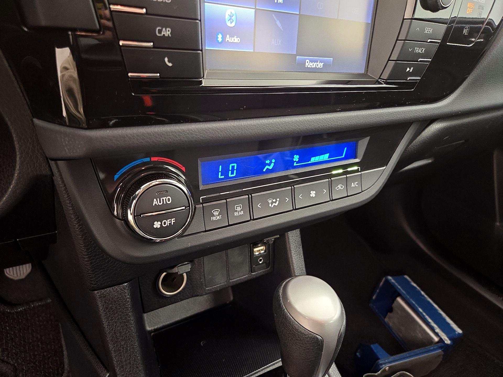 Thumbnail: 2016 Toyota Corolla - 16