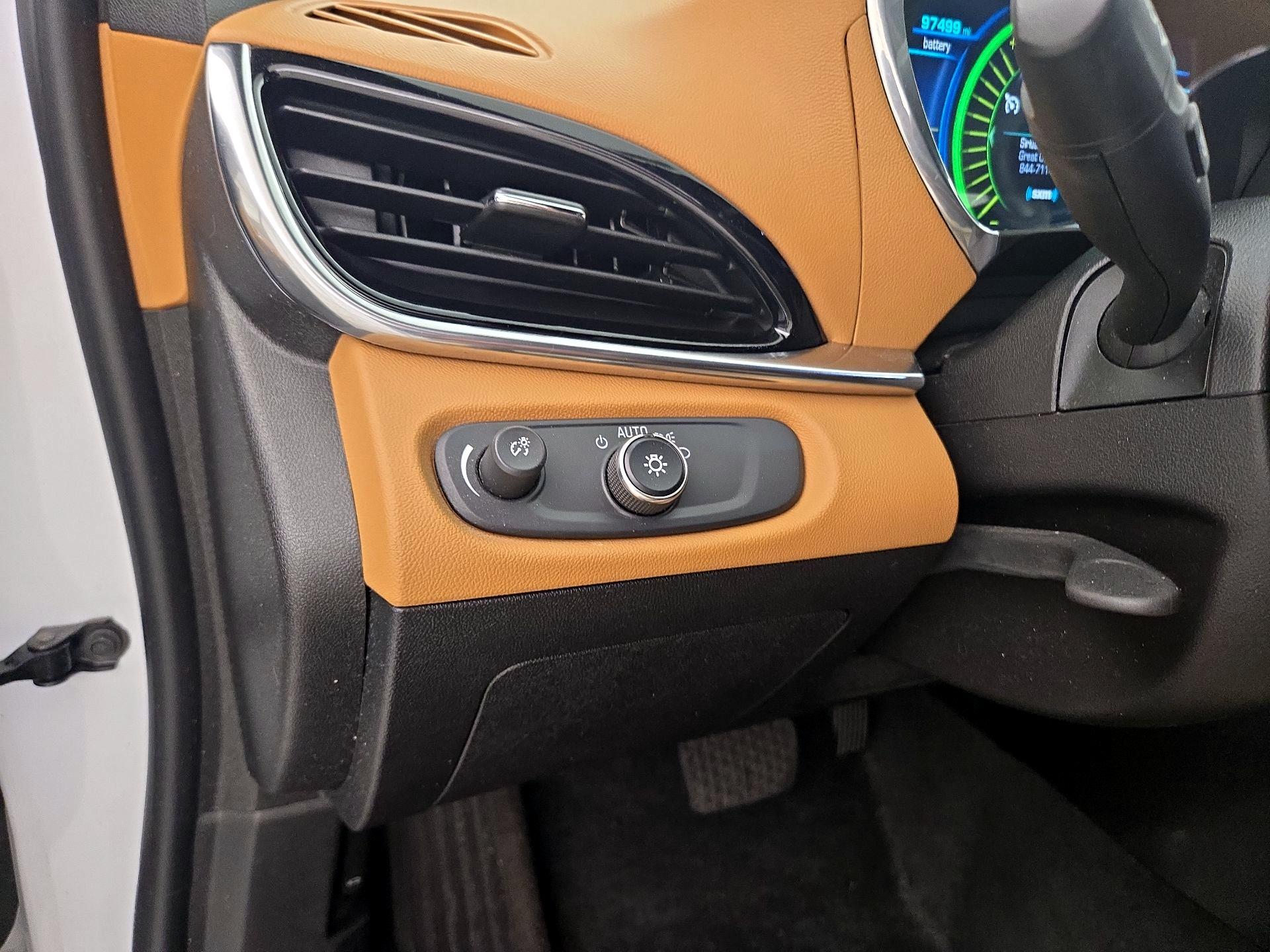 Thumbnail: 2018 Chevrolet Volt - 13