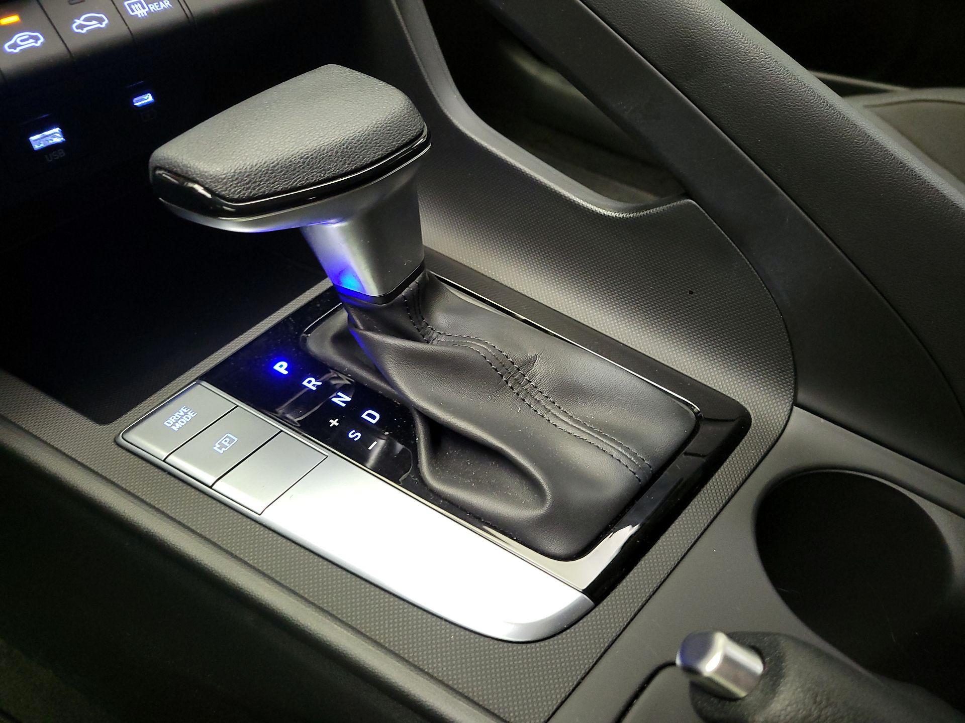 Thumbnail: 2024 Hyundai Elantra - 18