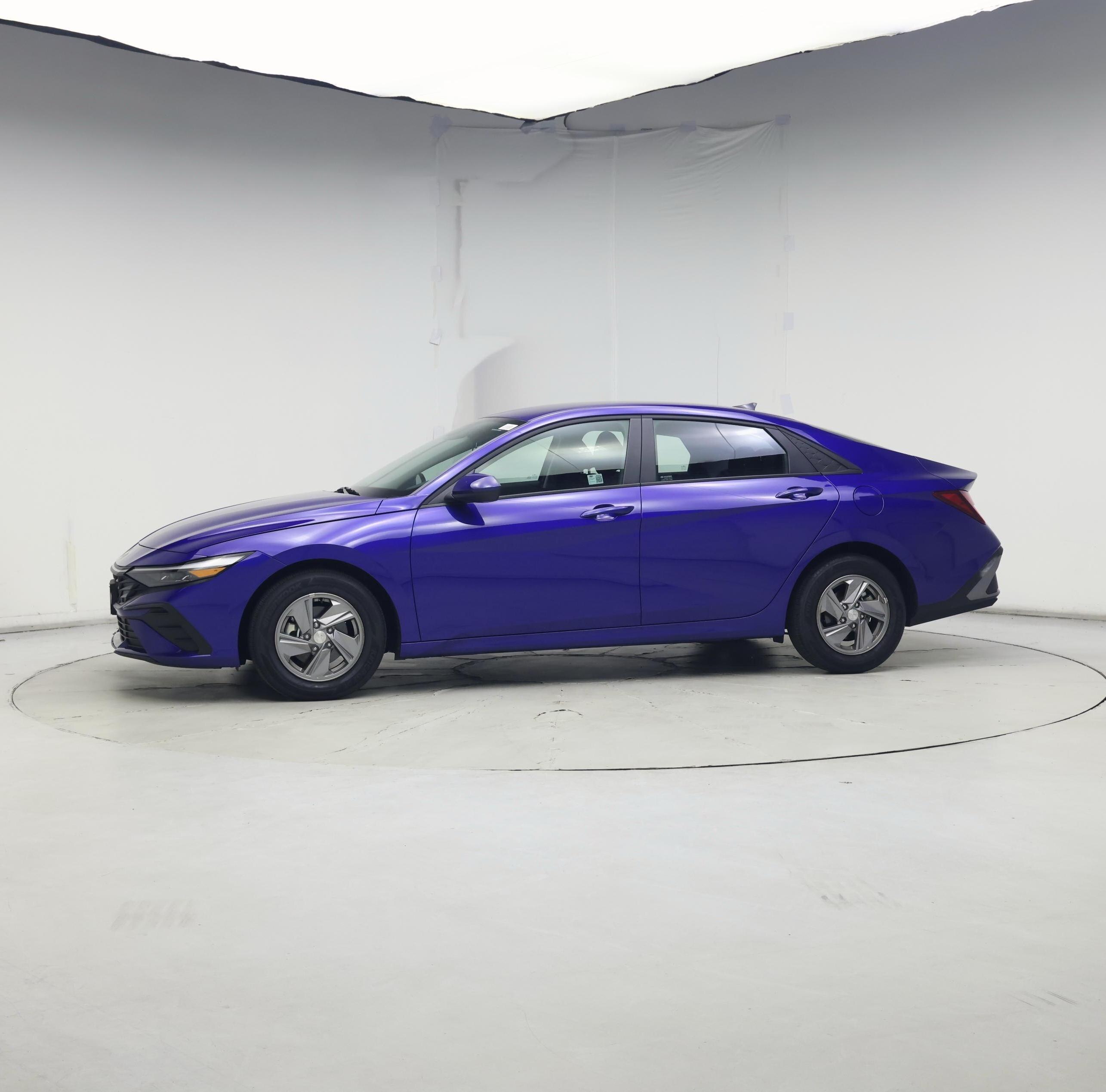 Thumbnail: 2024 Hyundai Elantra - 3