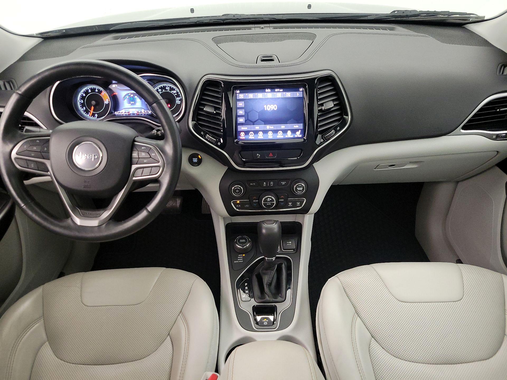 Thumbnail: 2019 Jeep Cherokee - 9