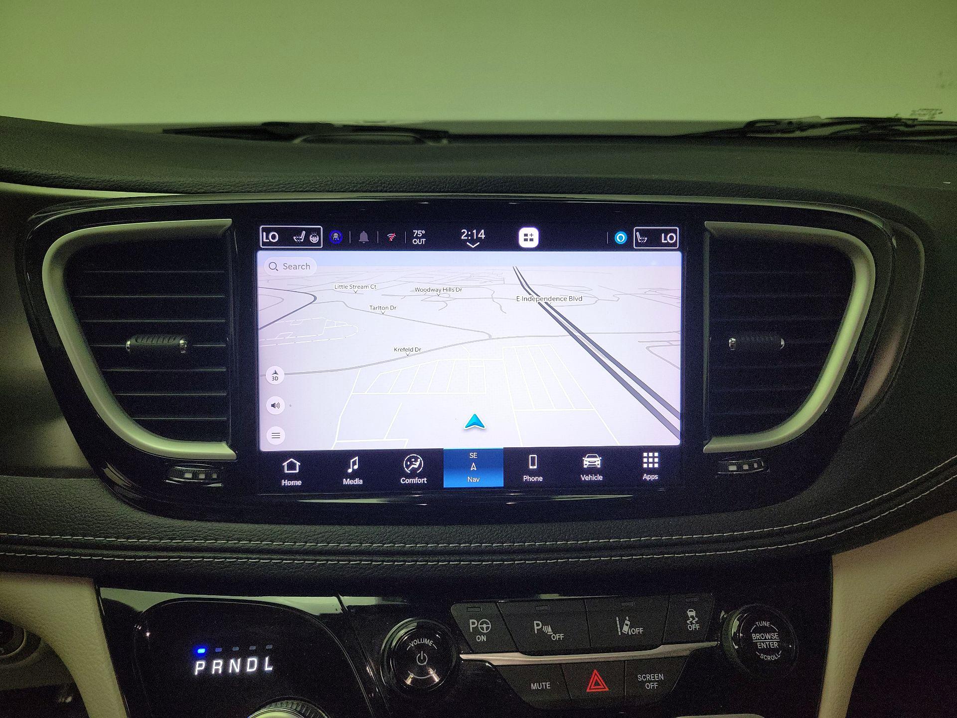 Thumbnail: 2021 Chrysler Pacifica - 14