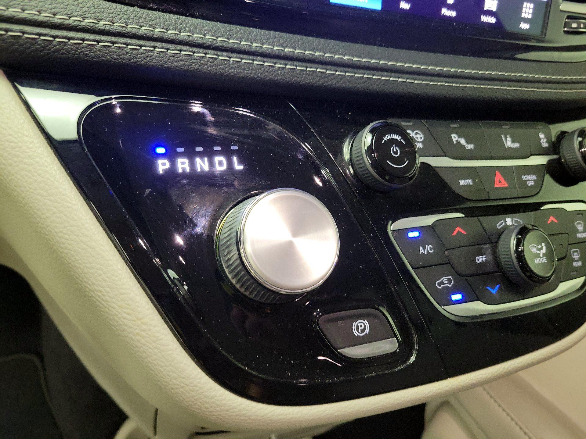 Thumbnail: 2021 Chrysler Pacifica - 18