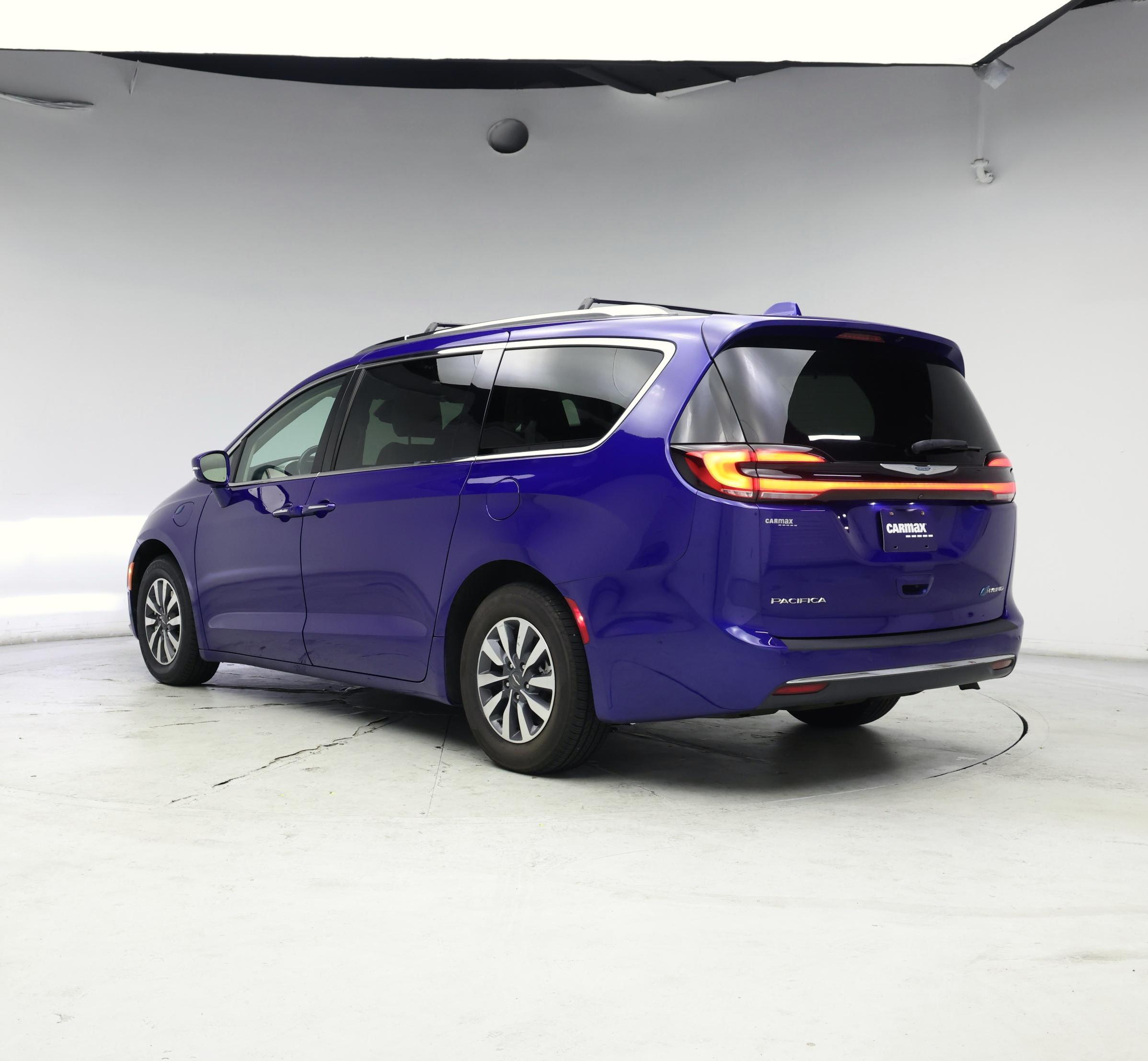 Thumbnail: 2021 Chrysler Pacifica - 2