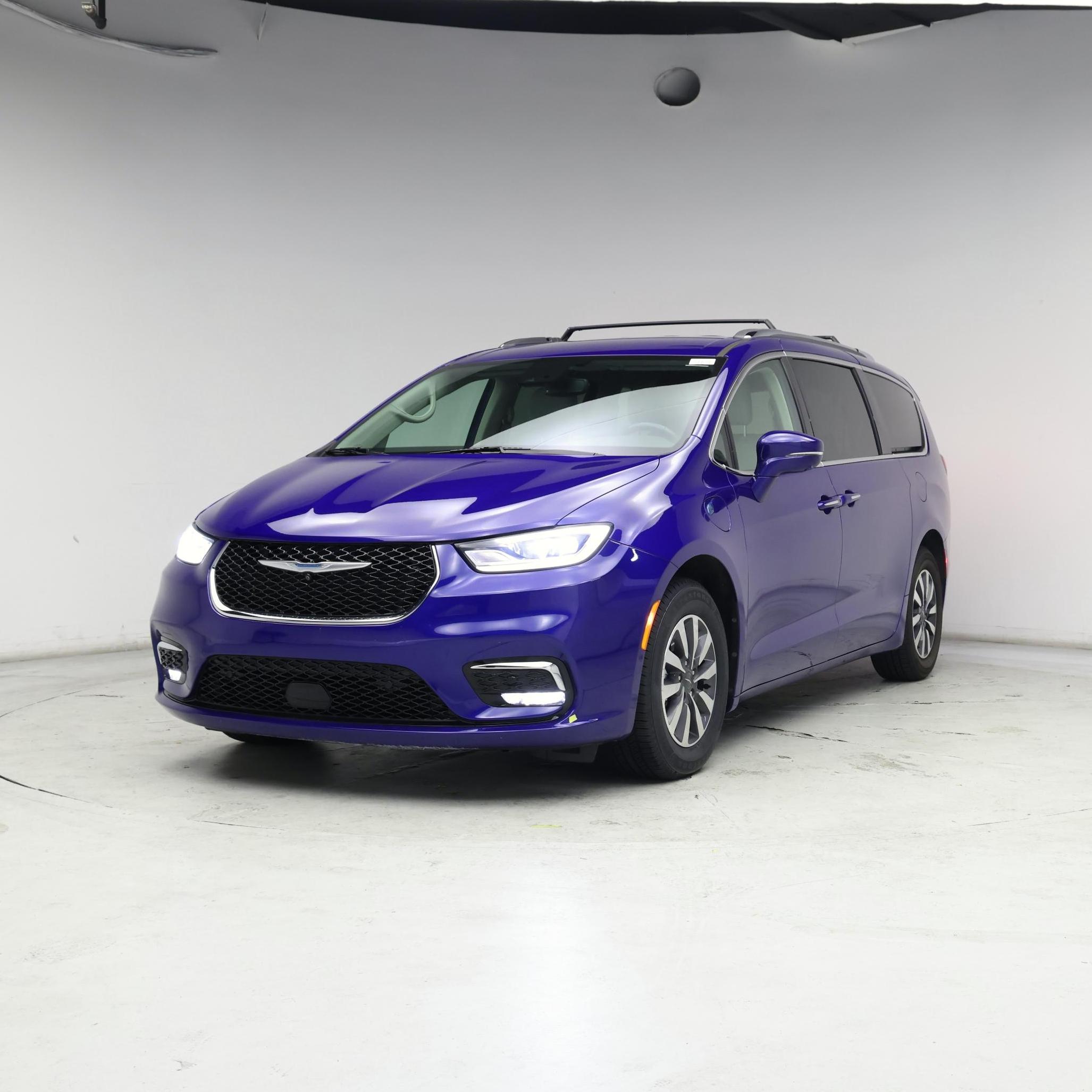 Thumbnail: 2021 Chrysler Pacifica - 4