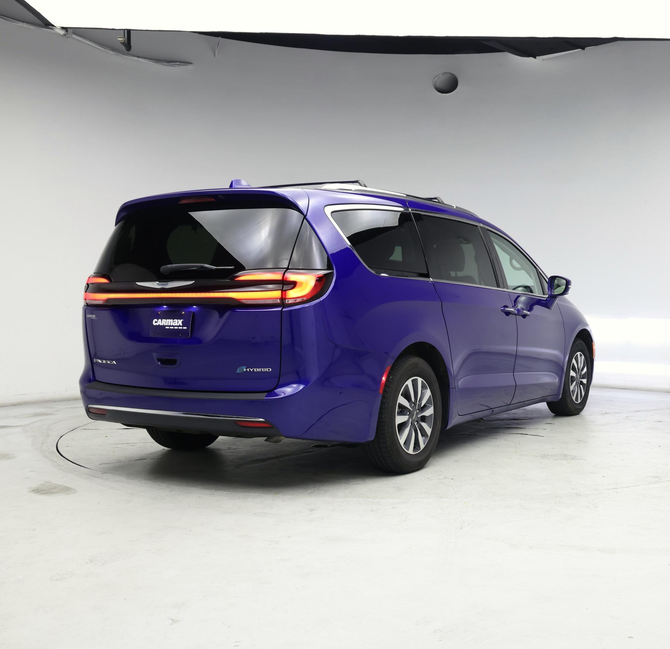 Thumbnail: 2021 Chrysler Pacifica - 8