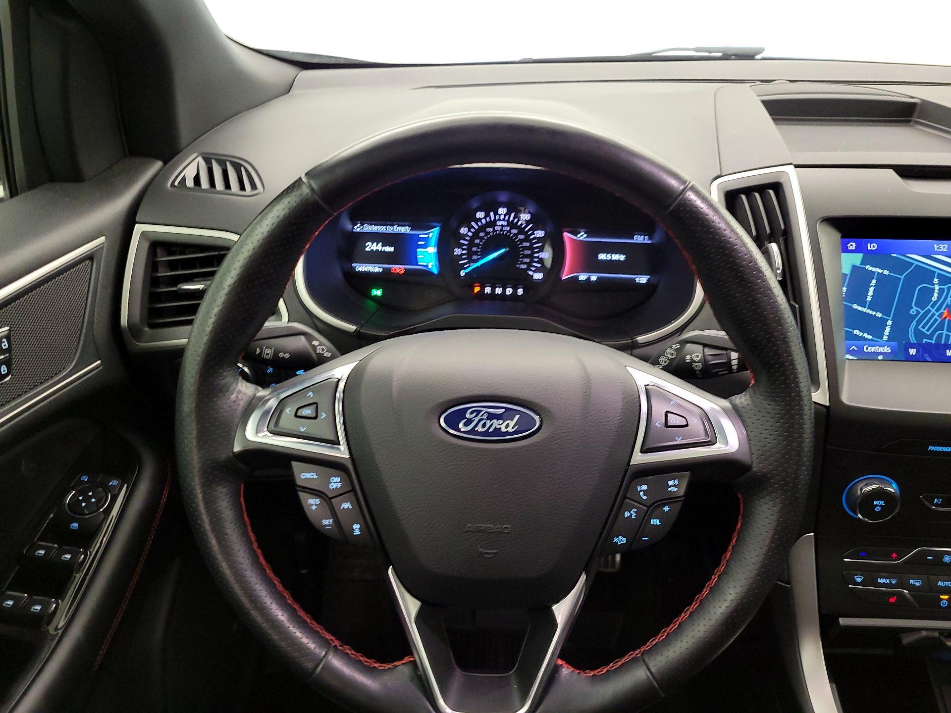 Thumbnail: 2020 Ford Edge - 10