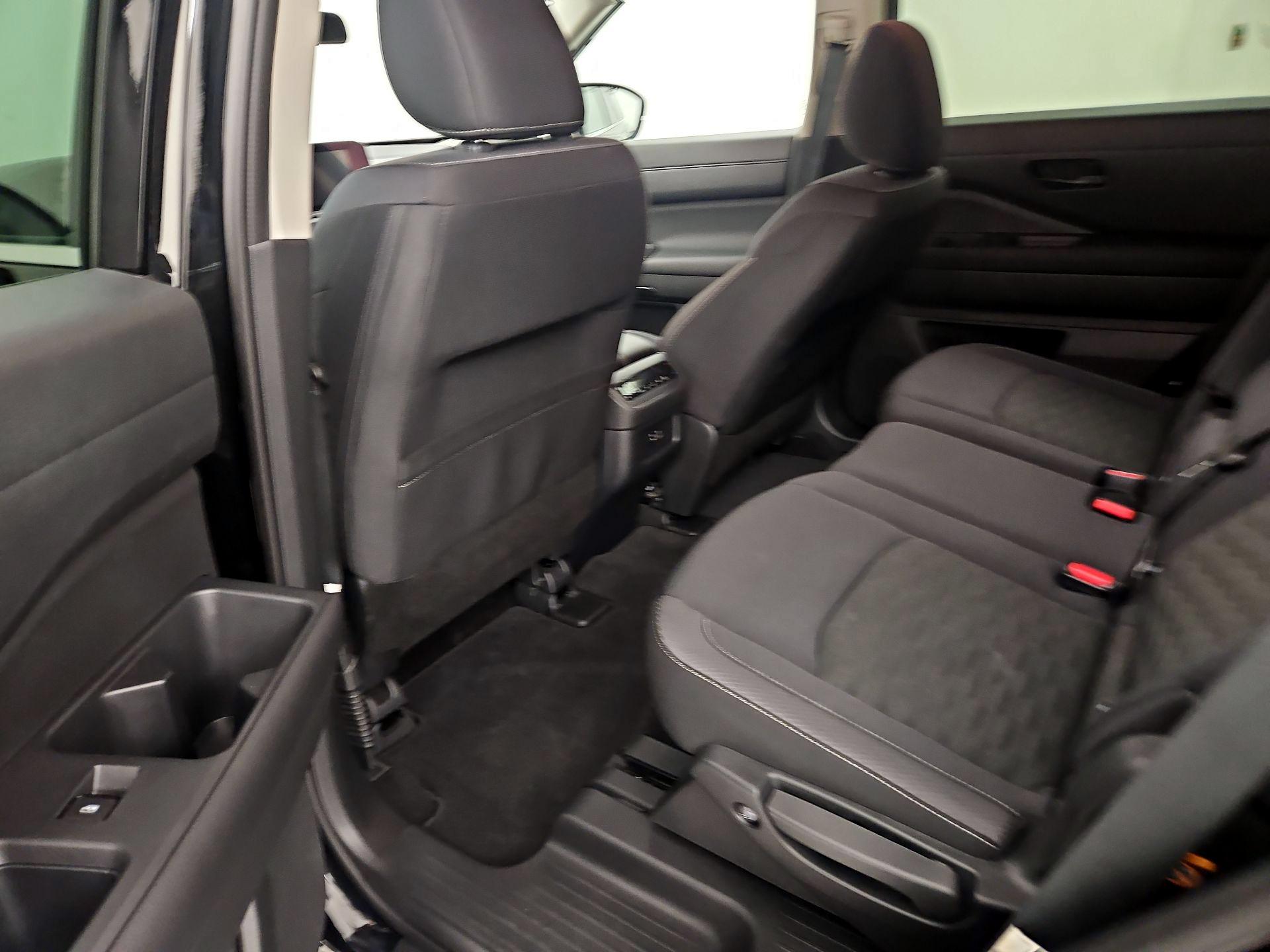 Thumbnail: 2025 Nissan Pathfinder - 19