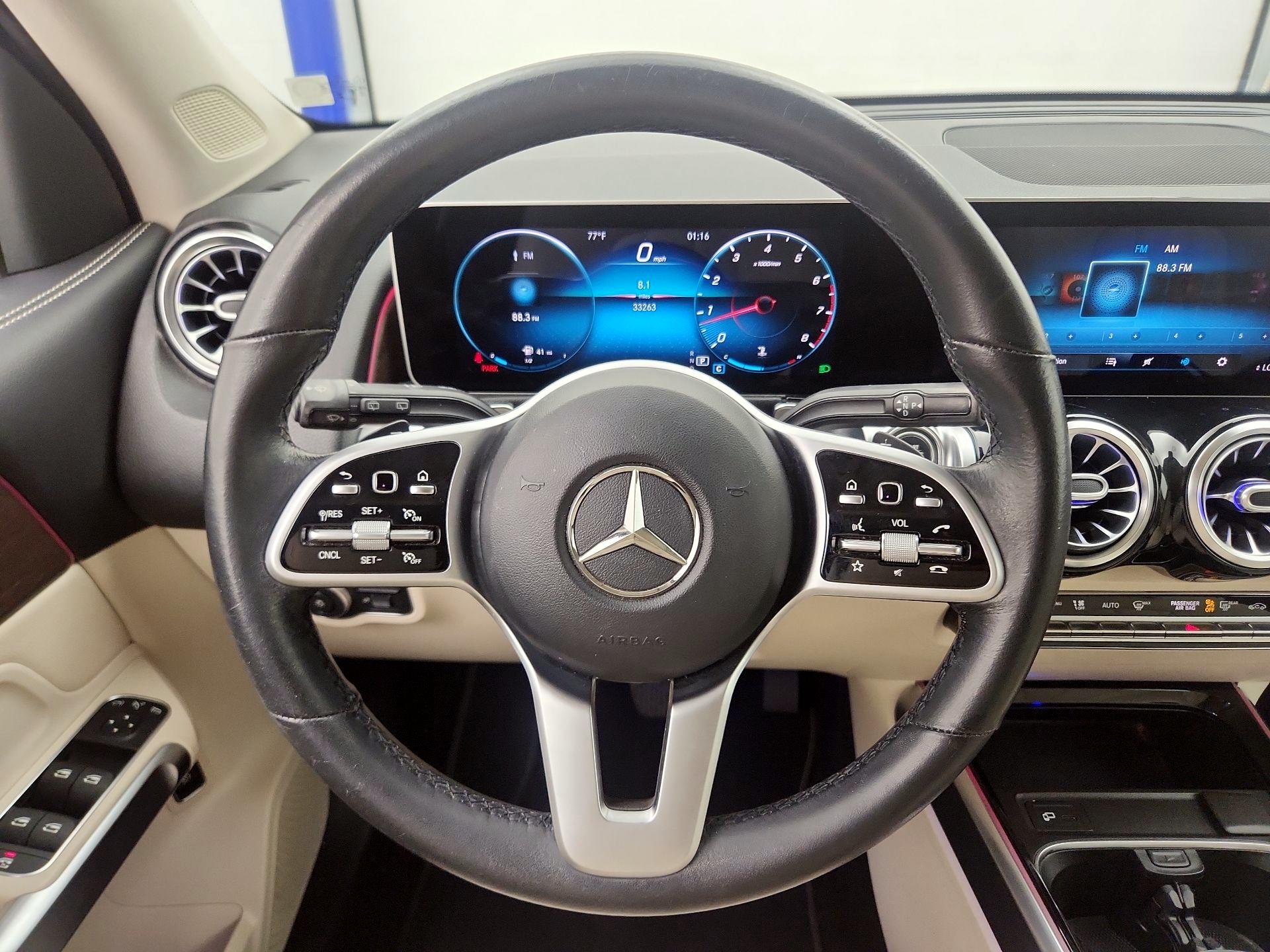 Thumbnail: 2021 Mercedes-Benz GLB - 10
