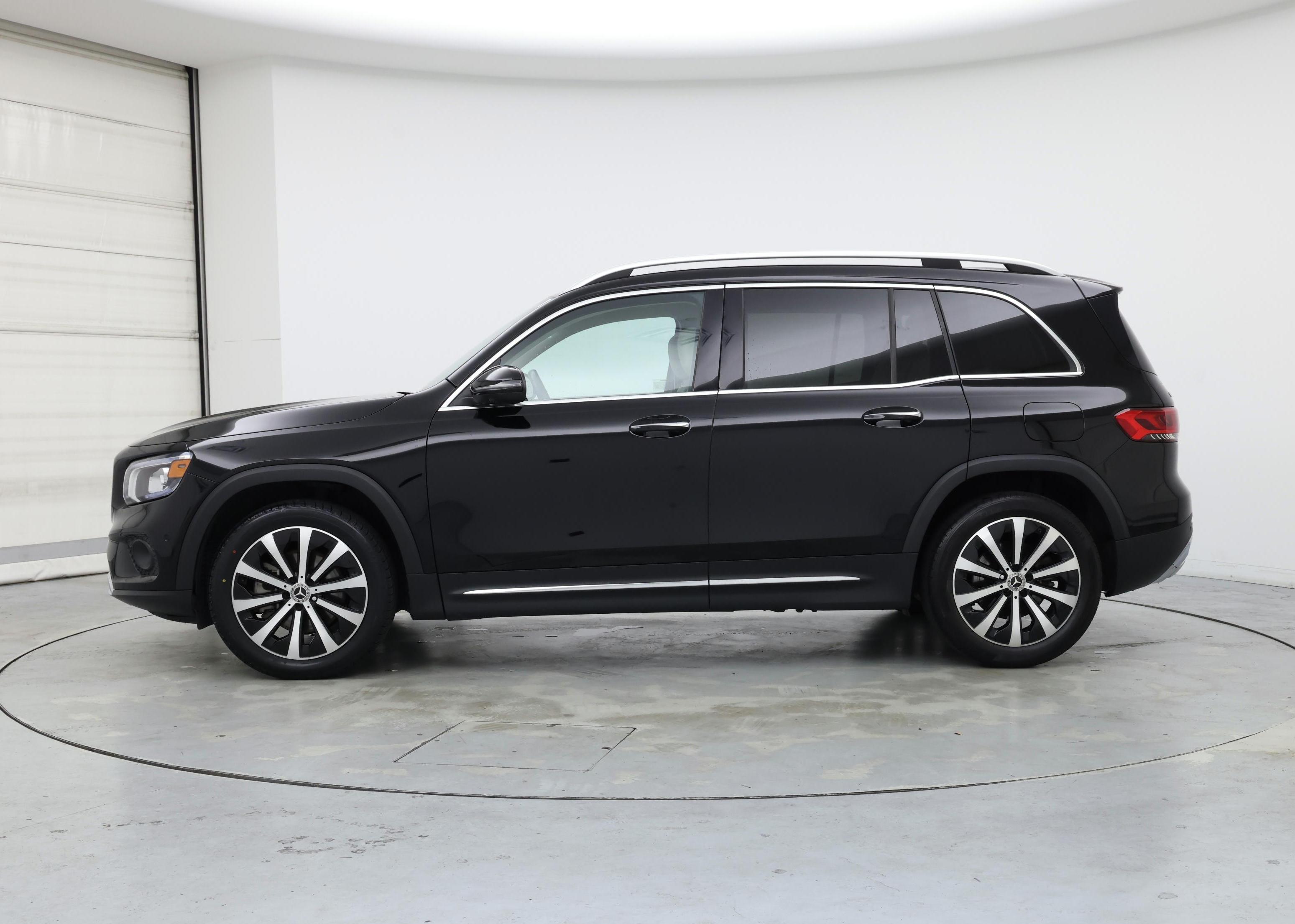 Thumbnail: 2021 Mercedes-Benz GLB - 3